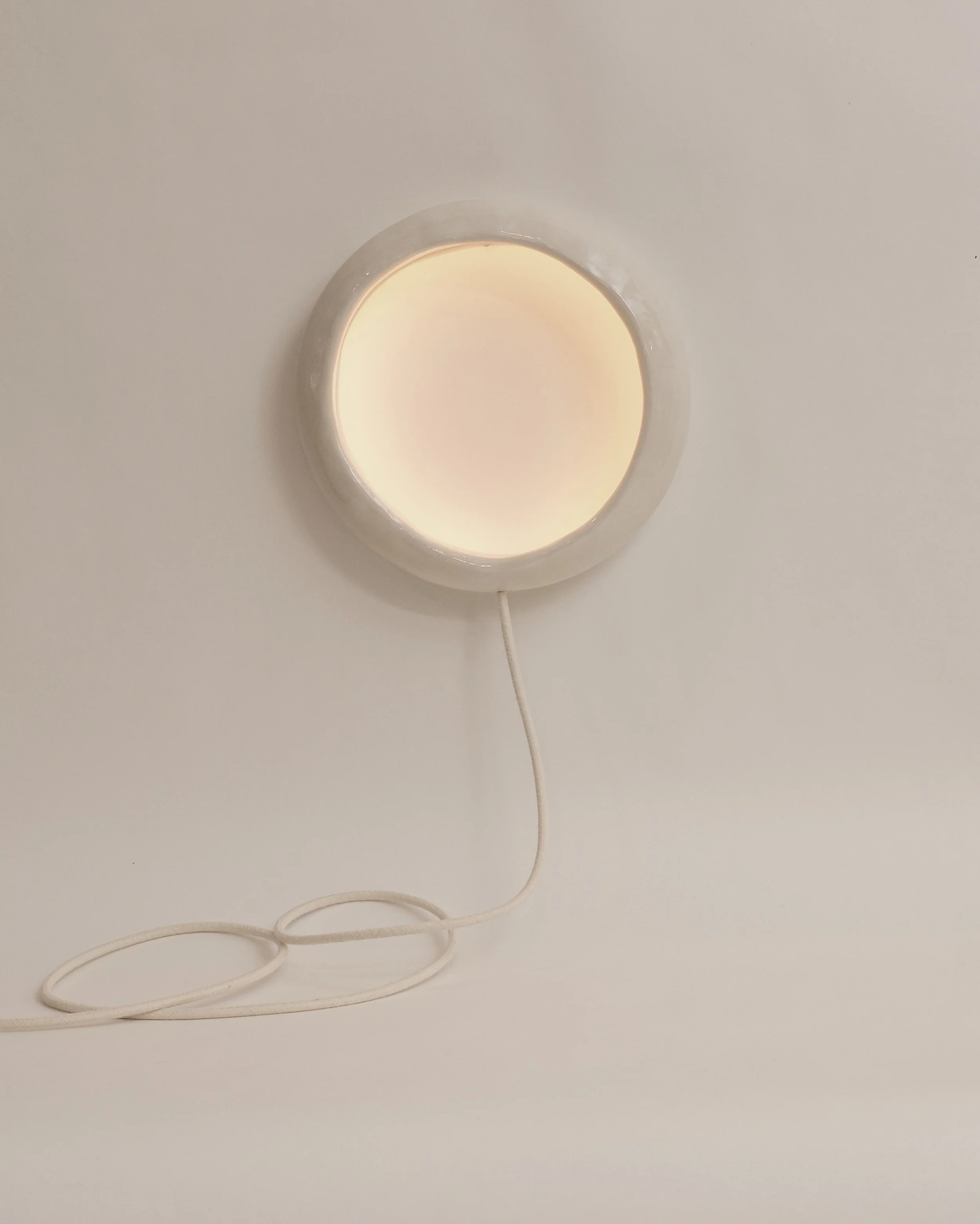 Off-White Large Circle Lamp