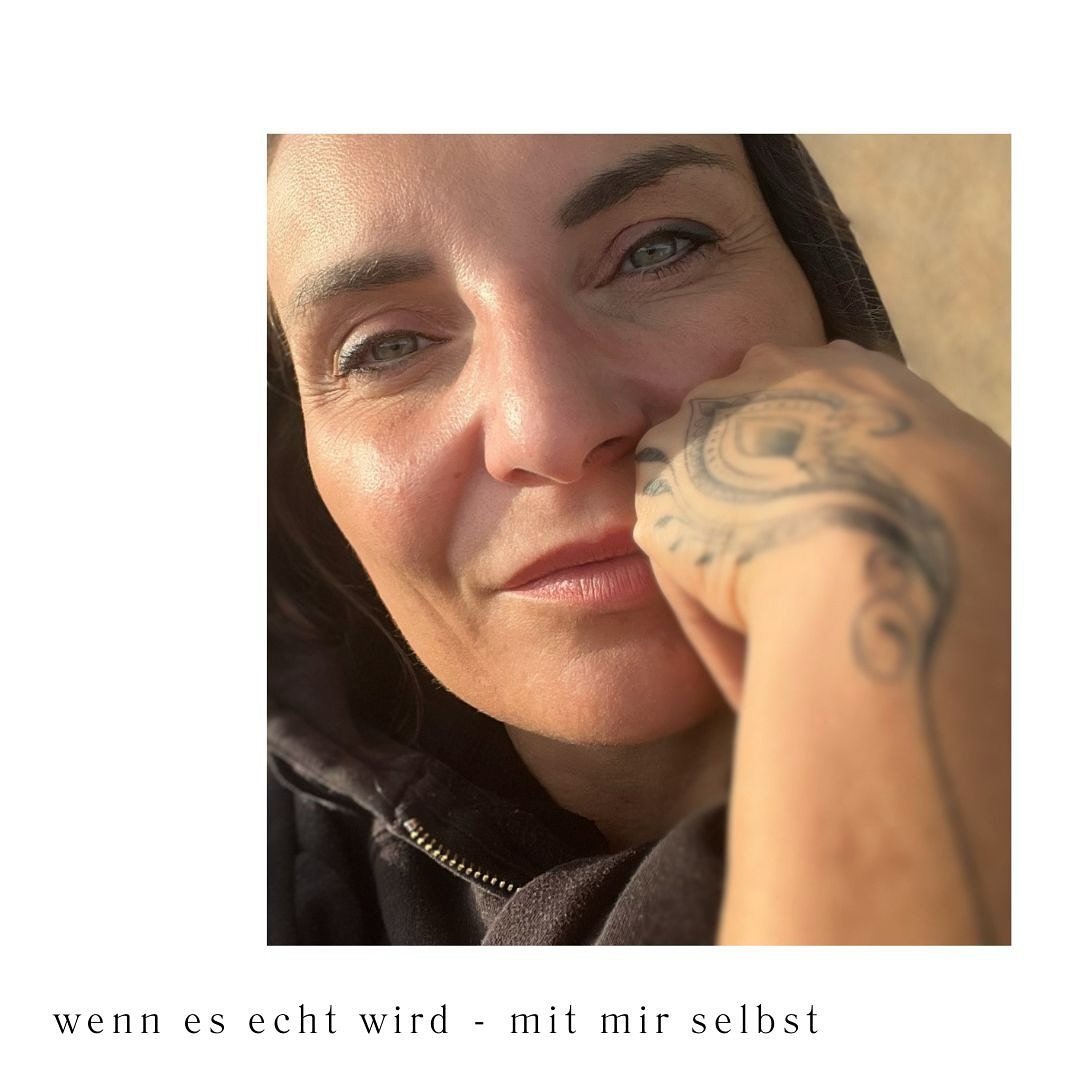 Wei&szlig;t du, warum viele Menschen gar nicht erst f&uuml;r sich selbst losgehen?

Weil sie glauben ihrer eigenen W&uuml;nsche gegen&uuml;ber nicht w&uuml;rdig zu sein.
Ja, es spielt auch Angst eine Rolle.
Doch mal im Ernst.
Wie viele Menschen verbi