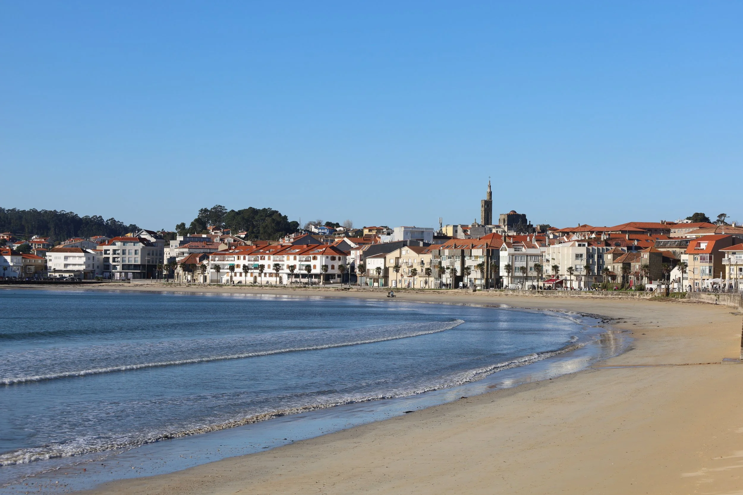 Playa de Panxón en los alrededores de Vigo, Nigrán. — LØVINGVIGØ