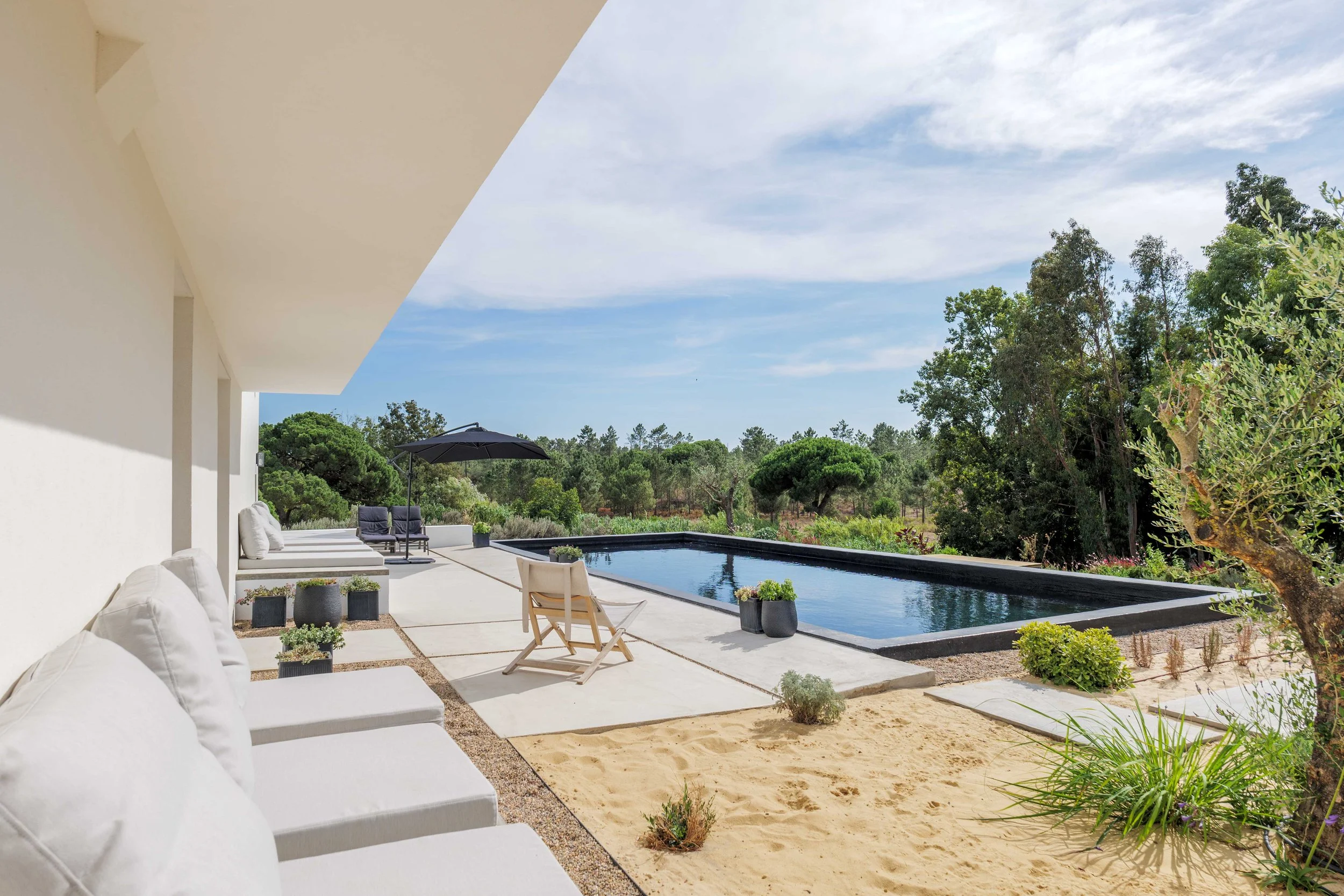 Ansuz_PoolArea_3.jpg
