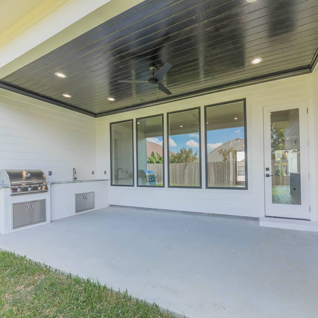 Charcoal stained ceiling over a nice quaint patio. Did we make the right choice?

#RealEstate #Realtor #Realty #ForSale #NewHome #HouseHunting #Milliondollarlisting #Homesale #Homesforsale #Property #Properties #NewOrleans #Home #House #HomeHecor #Mo