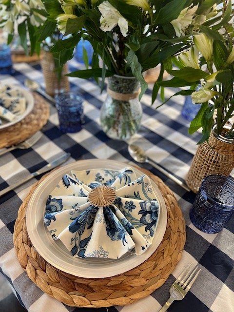 Elegant Blue & White Floral Cotton Linen Napkins - Set of 4 | Table Decor —  Moment & Company Tablescapes