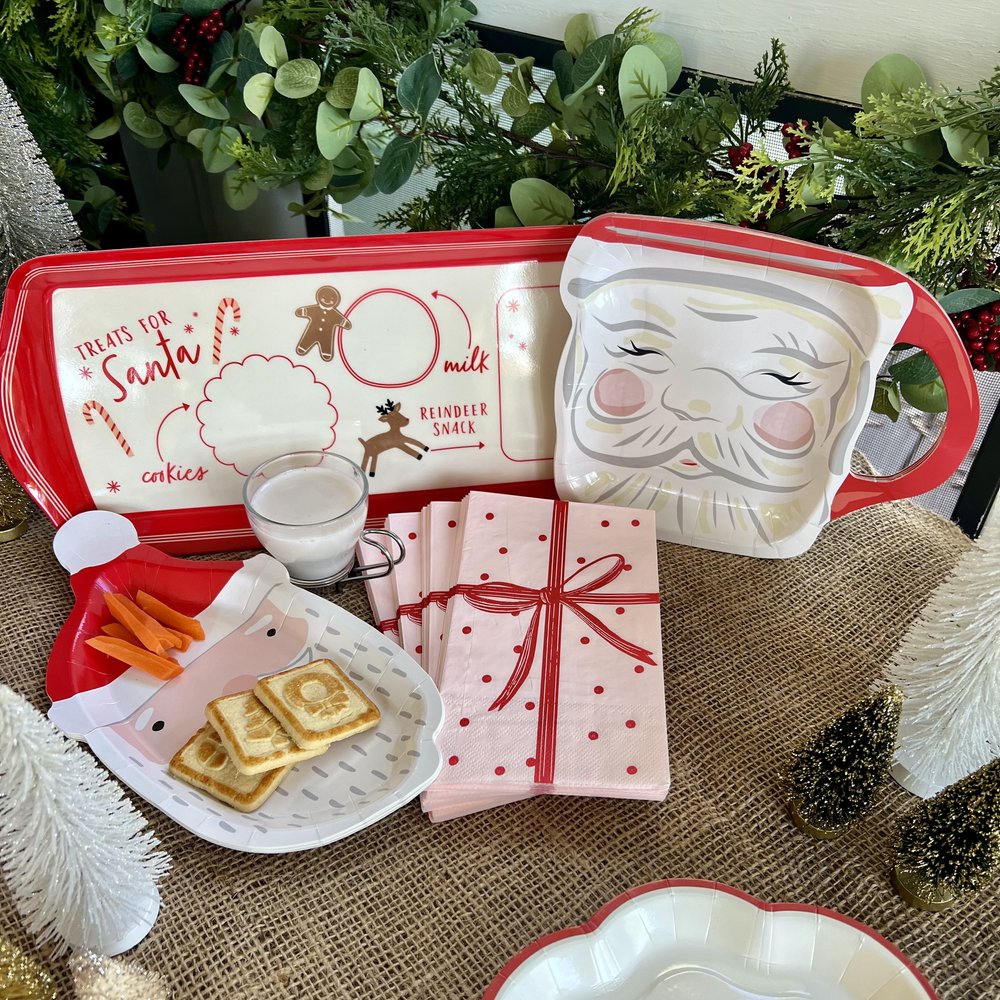 Santa Mug Shaped Christmas Paper Plates (Set of 8)  Moment & Co  Tablescapes and Hosting Decor — Moment & Company Tablescapes