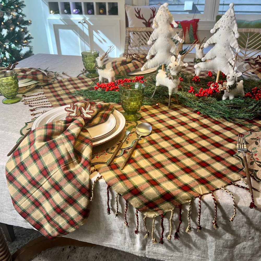 Frosty Winter Christmas Tree Table Decor and Centerpiece — Moment & Co.  Tablescapes and Hosting — Moment & Company Tablescapes