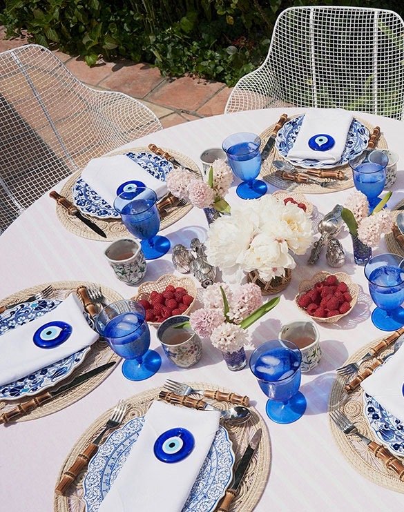 15 Summer Tablescape Themes Your Guests Will Love — Moment & Company