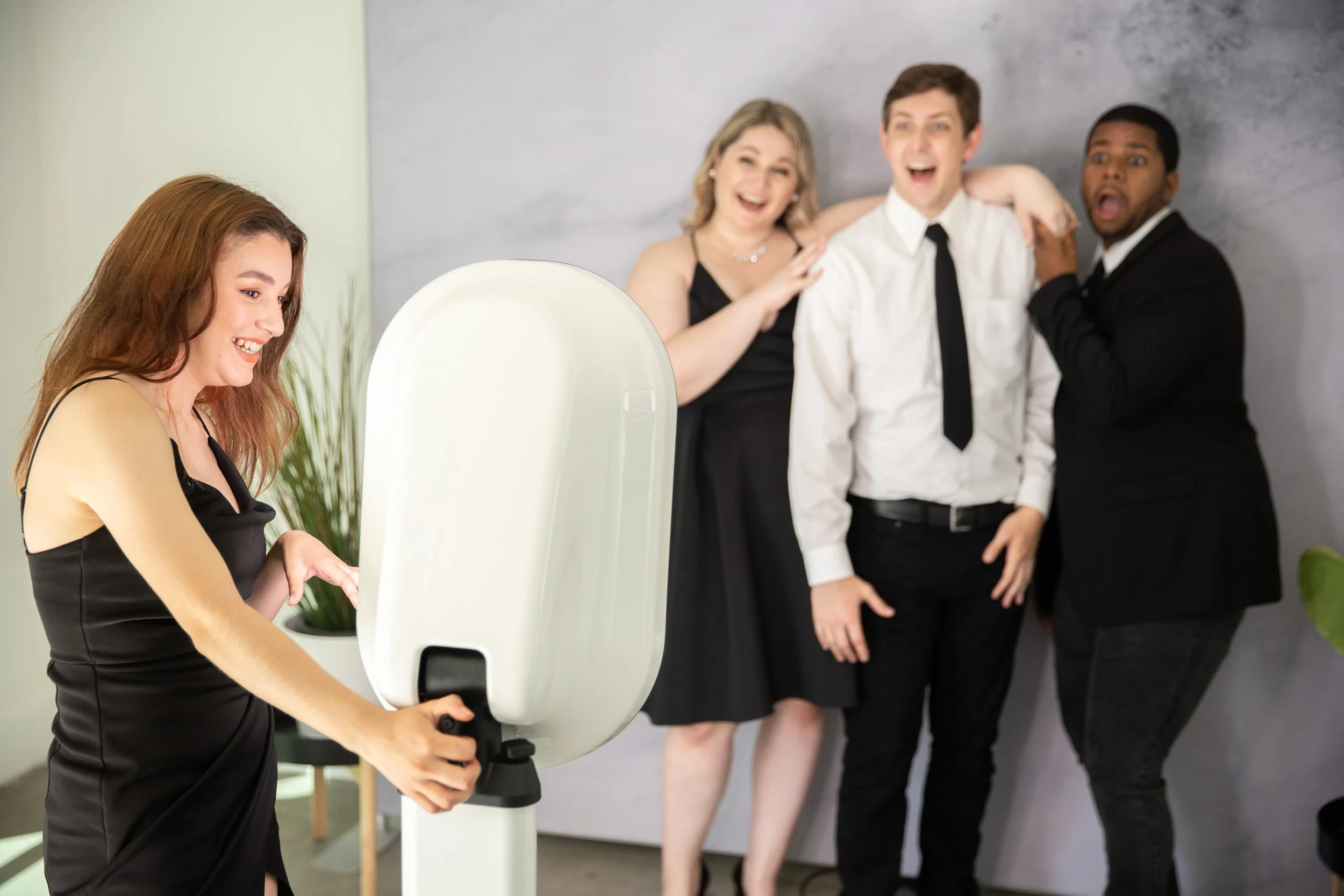 How It Works — Swatch Photobooth