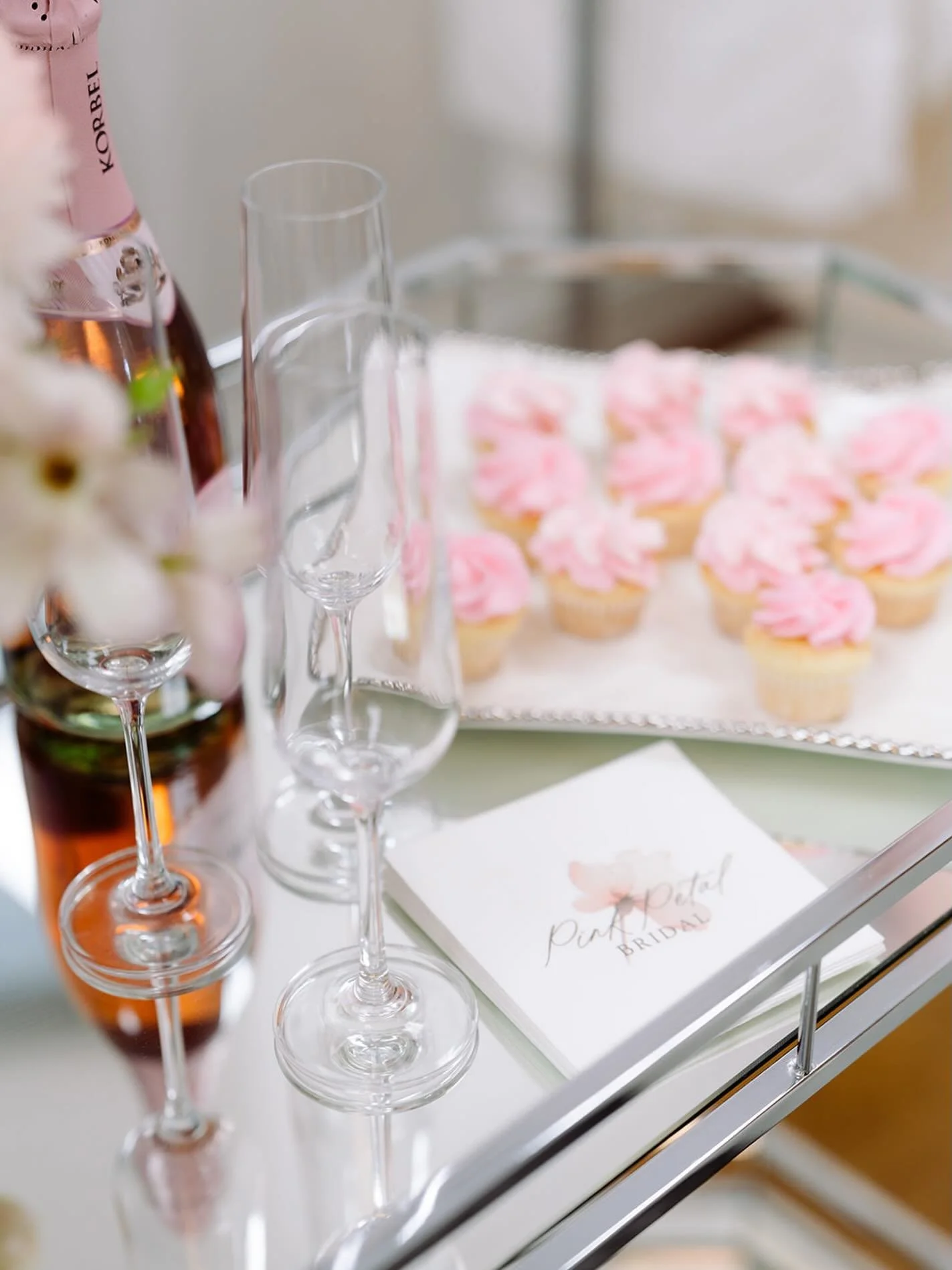 Champagne, cupcakes, and your dream dress&hellip; 🥂🧁✨
Turn your bridal appointment into a celebration with our Champagne &amp; Cupcakes experience&mdash;because saying &ldquo;YES&rdquo; should feel just as sweet as it sounds.
Bring your favorite pe