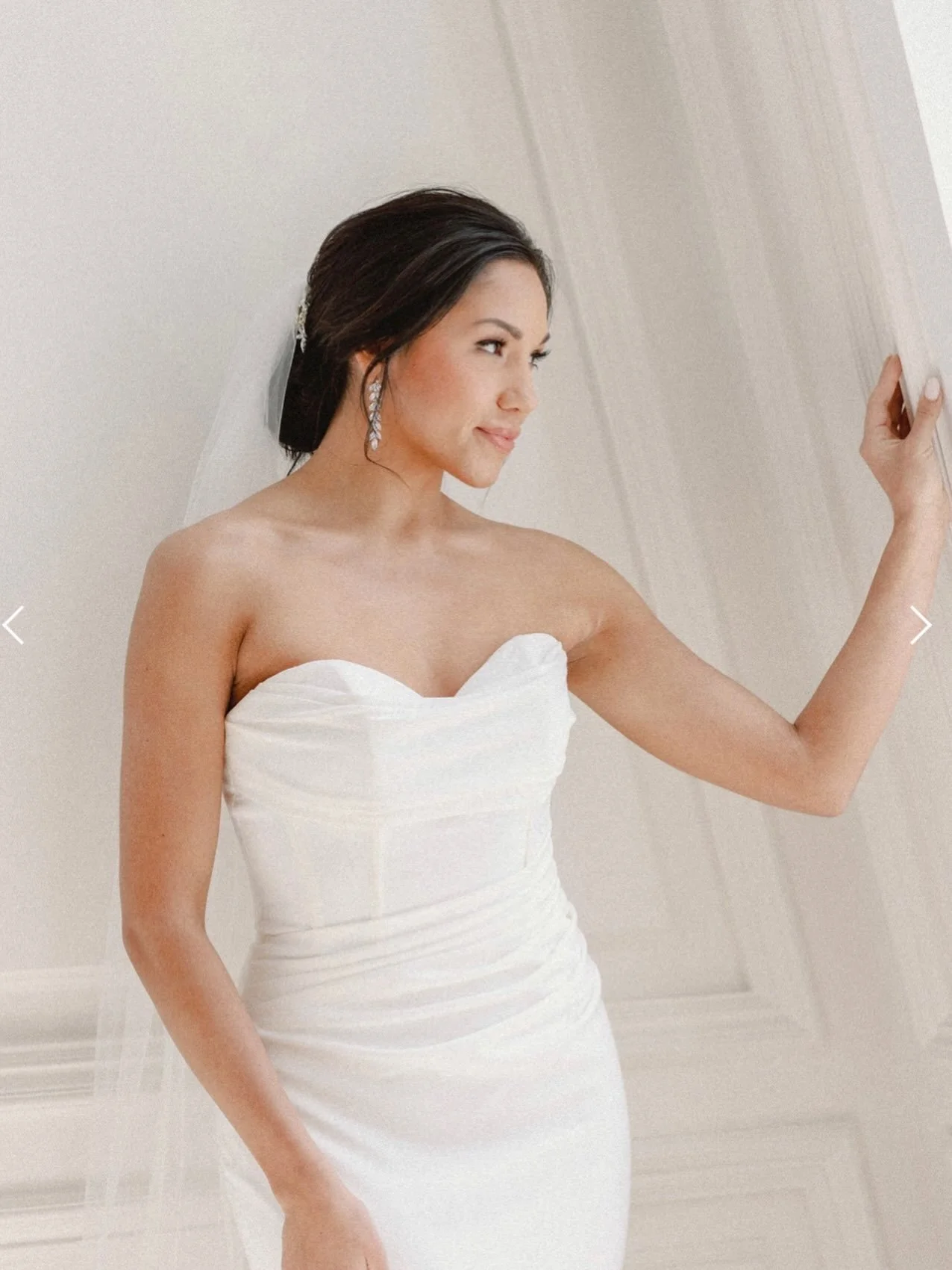 Classic clean with a touch of rouching! @elizabethleebridal you can customize your dream dress while stilling staying within your budget!💗