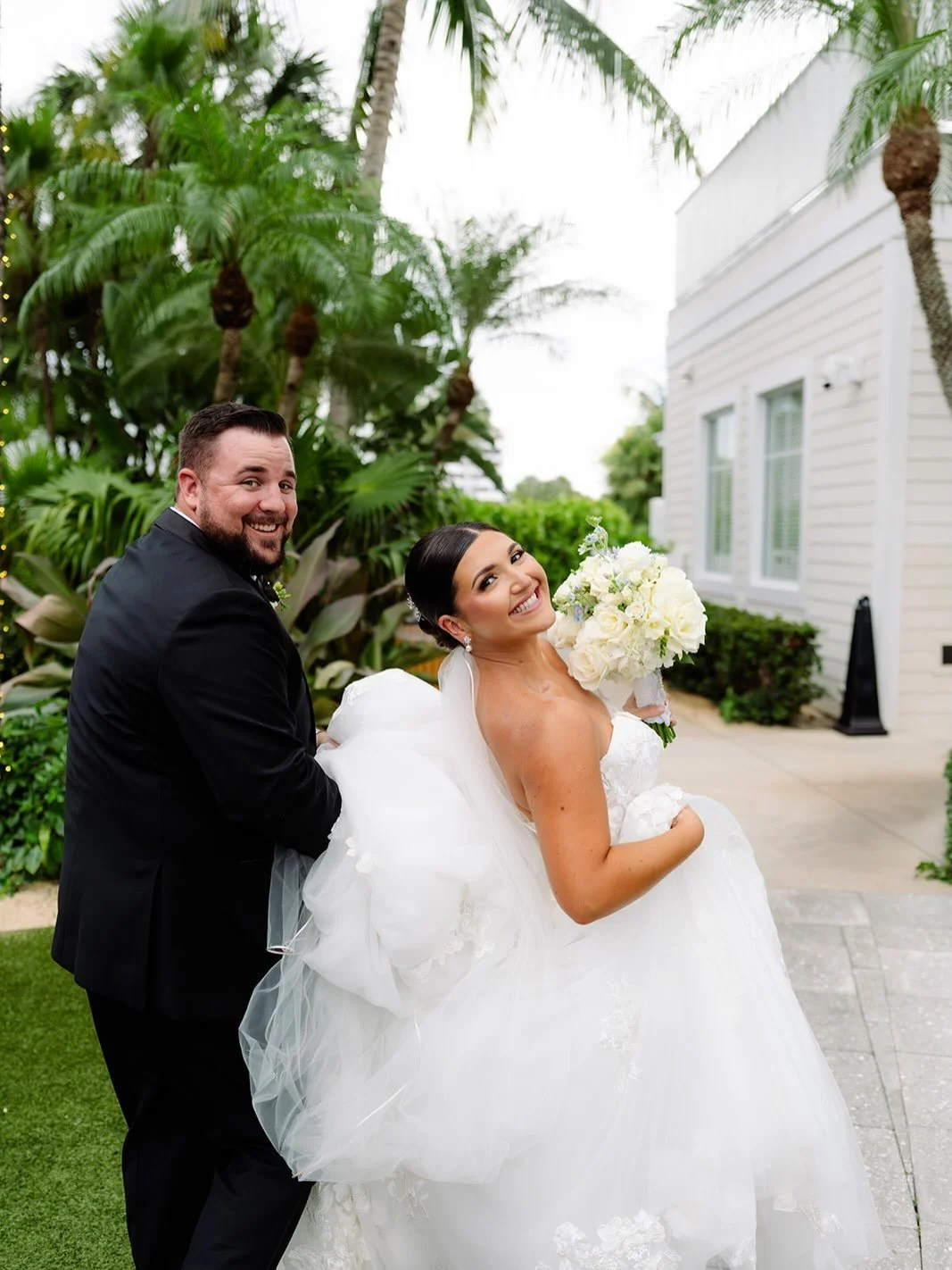 Congratulations Samantha!! You are such a beautiful bride in your custom @elizabethleebridal dress! Every detail is so beautiful!! Thank you for being a Pink Petal Bride!!💗💗
@sneese_ 
@pelicanclub_jupiter 

#pinkpetalbride #wedding2026 #dreambride
