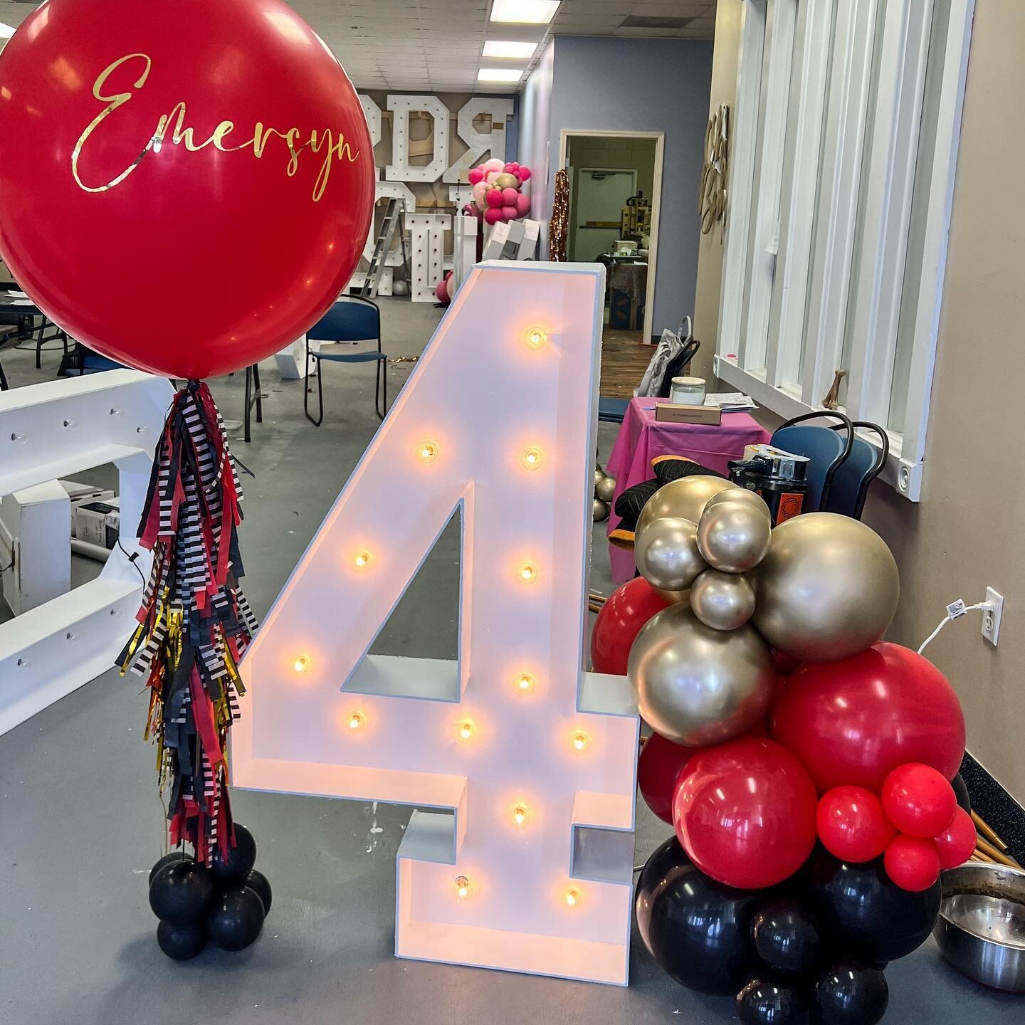 🚨🚨Store Pickup🚨🚨

This was a super fun creation for a cute little 4 year old Pirate!! #arrgghh #tampaballoons #sohomoms #duendinbusiness #tampaevents #thepartypond