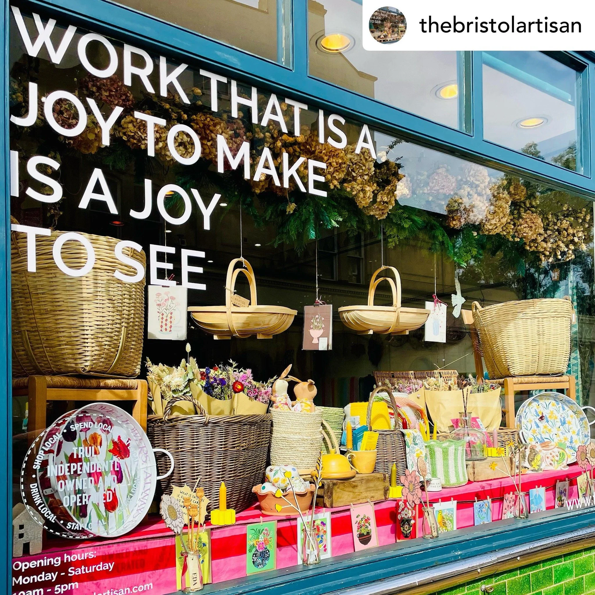 Spot light on another stockist. Thank you @thebristolartisan for stocking my cards and prints . 

If you&rsquo;re in Bristol it&rsquo;s the place to go for artisan gifts. 
Beautiful ceramics by @phoebesmithceramics . 
Wooden birds @katemillbank 
Love