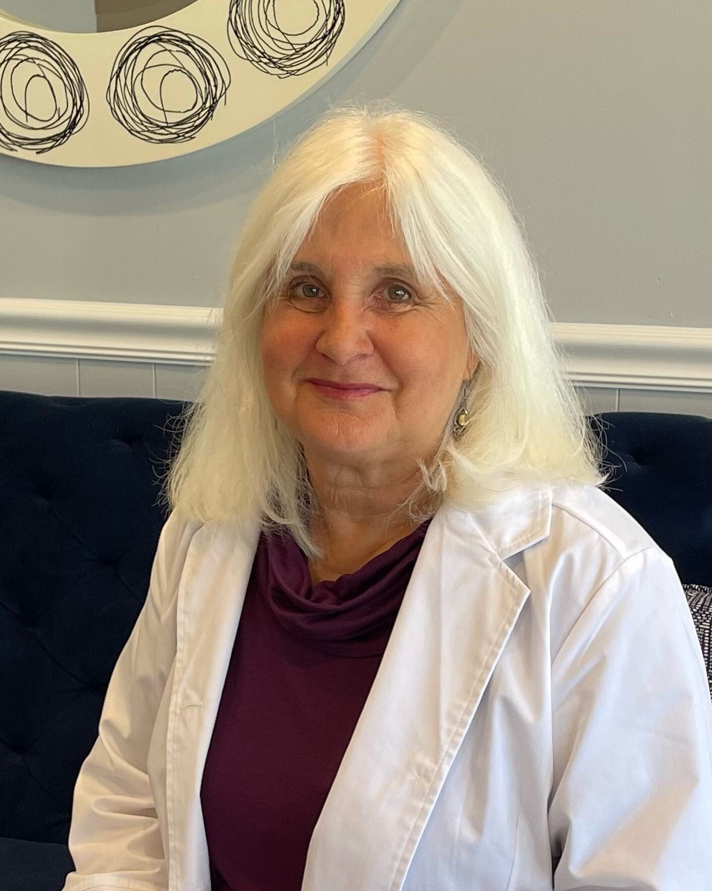 Meet Robin! Our newest Acupuncturist. With over 10 years experience in her field, Robin recently moved from the Boston area and we are so happy to have her join our team! #acupuncturist #healer #healthylifestyle #wellness #welcometothefamily #holisti