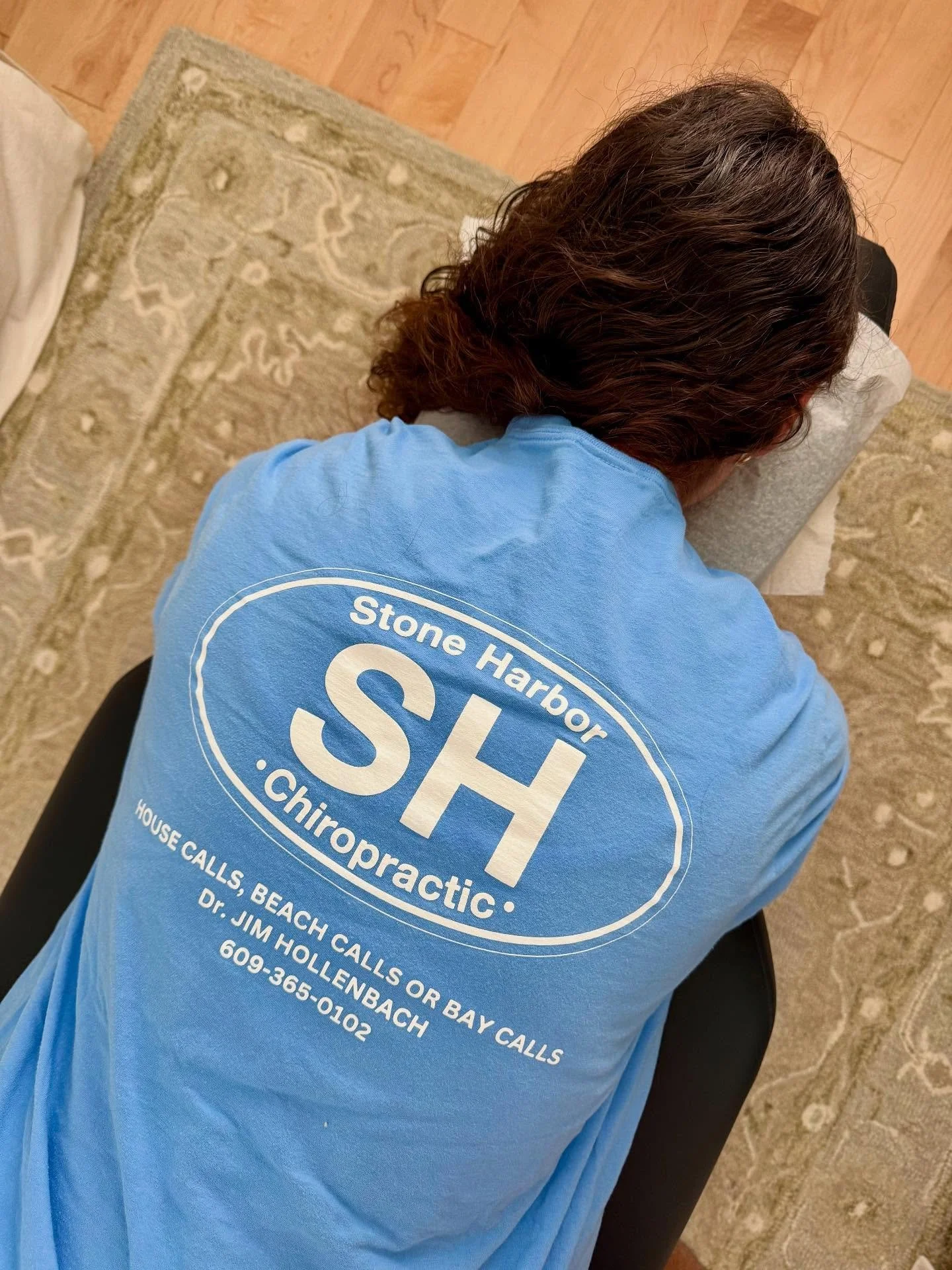 📢🚨Last Call for Chiropractic 🙌🏻. Delivered to your beach house 🏖️🏠 by the @stoneharborchiro 🌊 Labor day weekend moves fast&hellip; text 💬 or call 📱 for an appointment 609-365-0102 #travelingchiropractor #housecalls #beachcalls #baycalls #sum