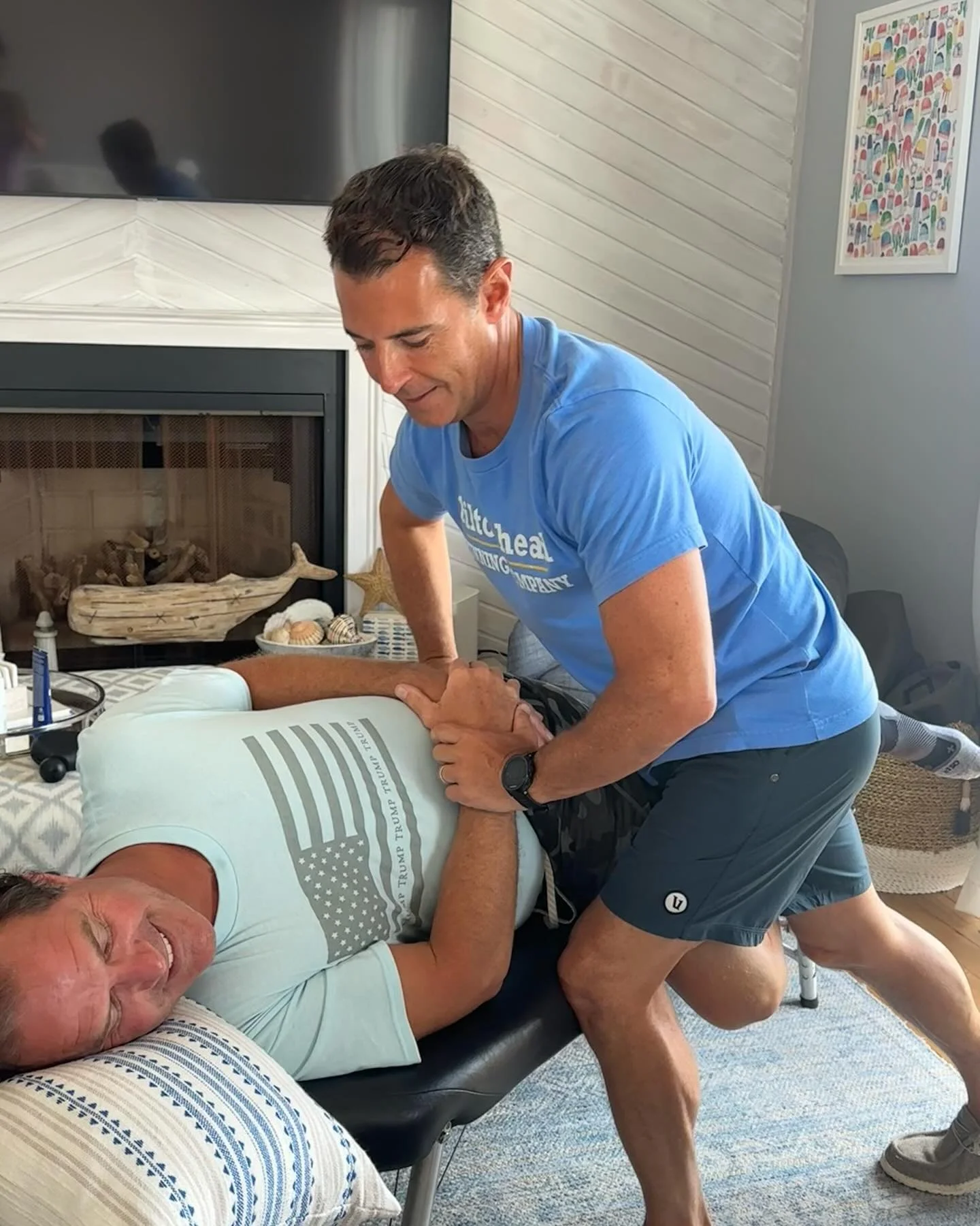 💥 BOOM!💥 Low back pain relief from an Adjustment with the @stoneharborchiro.
🏖️🏠Beach house calls available this Friday 7/12- Sunday 7/14. #backpainrelief #neckpain #chiropractichealth #headachesnomore 
Text 💬609-365-0102 for an appointment. #he