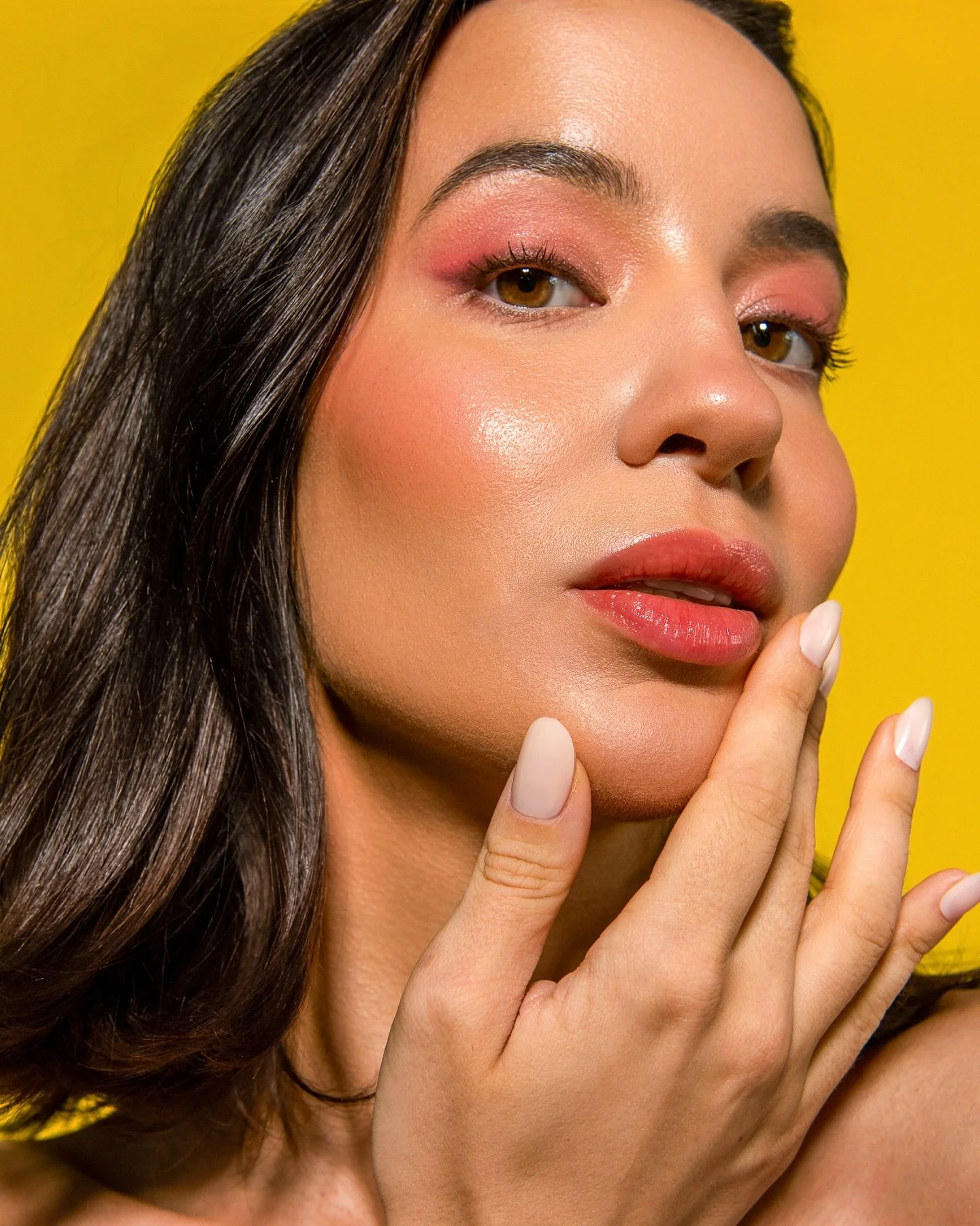 Scrub it. Nourish it. Pout it. ✨

Dr.PAWPAW&rsquo;s Lip Scrub &amp; Nourish pots exclusively available @ultabeauty. #drpawpaw  #ulta #veganbeauty #yvmvstudios

Design &amp; Production by team @yvmvstudios 
Model: @cherranya 
Location: @yvmvstudios