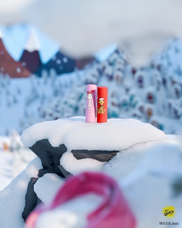 Last year dropped some seriously strong collabs. We linked up with our faves at Dr.PAWPAW HQ to bring the fun and personality of each collab to life across the campaign.  Digital Ad Campaign for @dr.pawpaw x by @yvmvstudios
Grinch x Dr.PAWPAW Collect