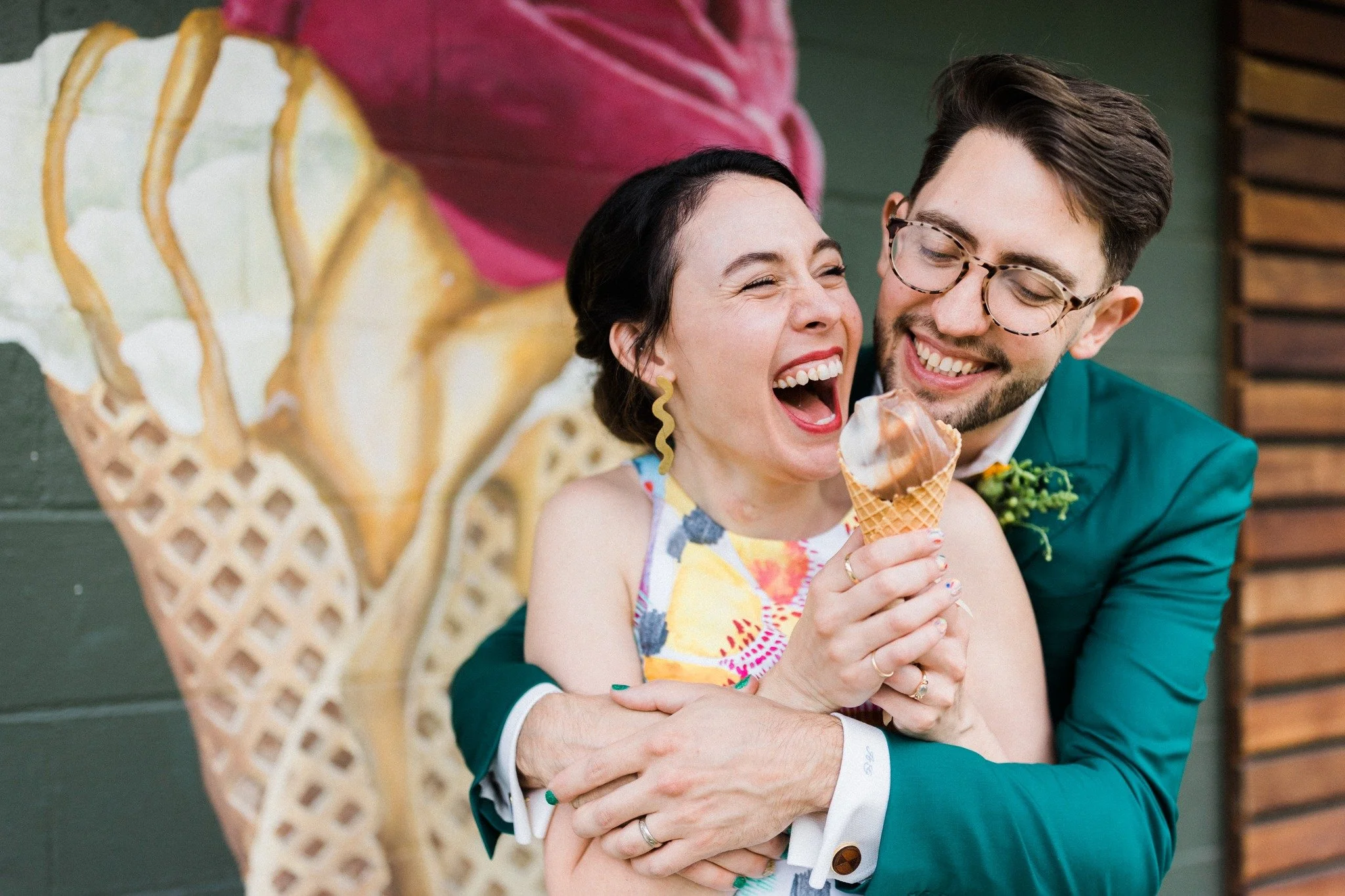 Pumpkins on the porch, ice cream in hand&hellip; welcome to Cleveland&rsquo;s bonus summer. #clevelandweddingplanner #wehavefunhere