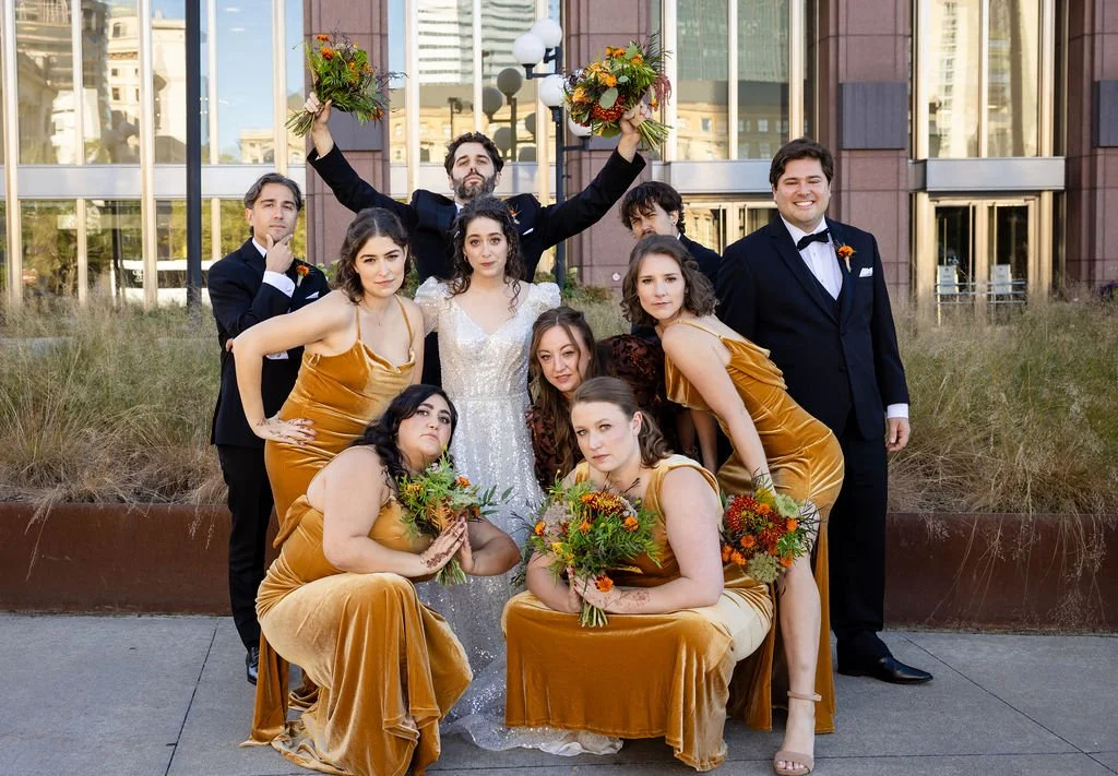 Because when your vendors know how to move together, your photos stop looking posed and start feeling like you 🙌🏻 #clevelandweddinplanner #downtownclevelandwedding #goteam