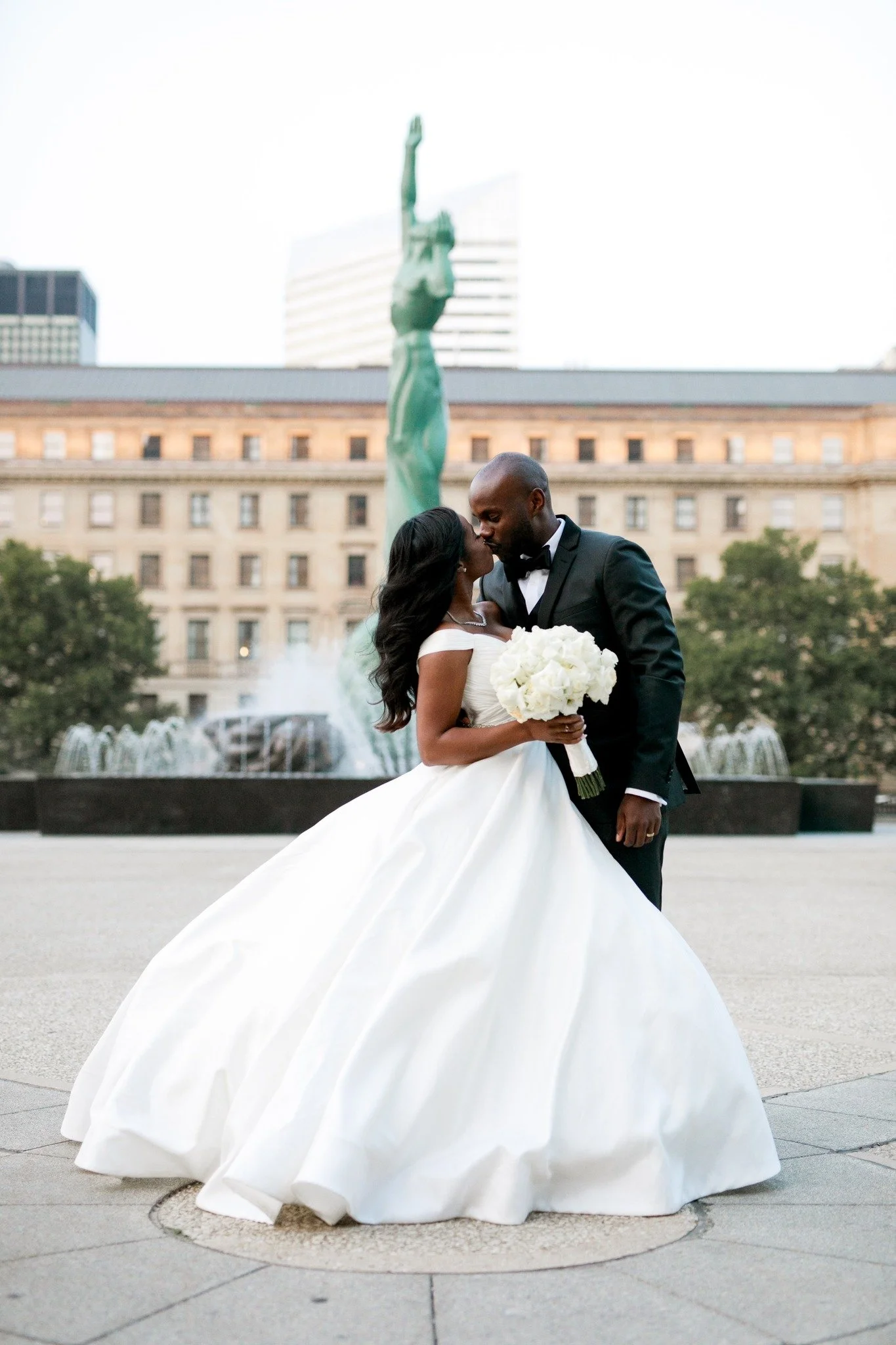 Planner perspective...Two vendors can have the same price, but wildly different inclusions. Knowing what you&rsquo;re actually paying for protects your budget and your expectations. #clevelandweddingplanner #weddingtips