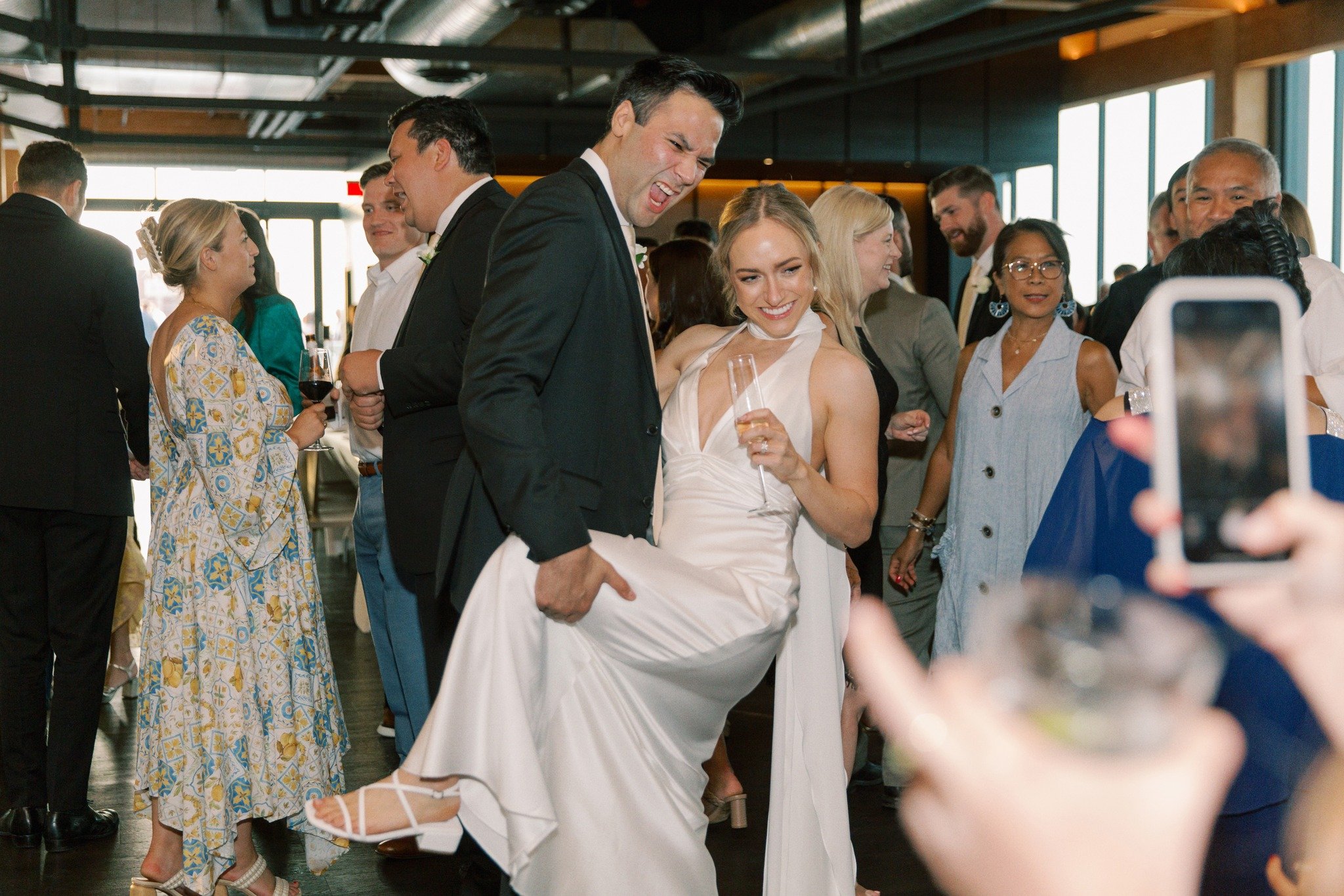 Silence feels longer at a wedding than anywhere else, which is why having a professional MC keeping the momentum going is crucial. A long pause while someone is fumbling with the music tends to stick in people&rsquo;s memory👀 #weddingplanning #cleve