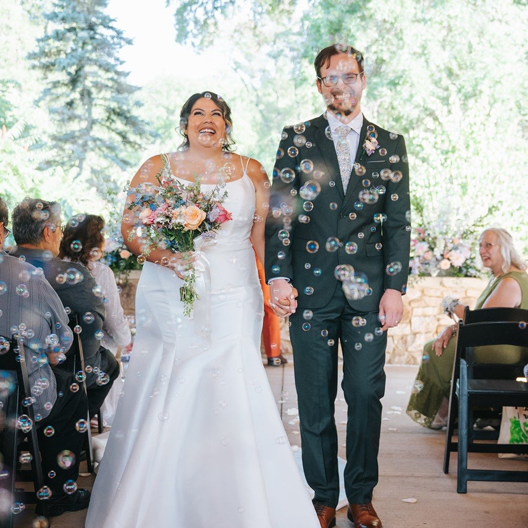 Might be a no brainer, but prioritizing your guest experience is way more impactful compared to excess d&eacute;cor. Ex. $700 on a custom arch, or $100 on a bulk pack of bubbles. #callmeformoretips #clevelandweddingplanner