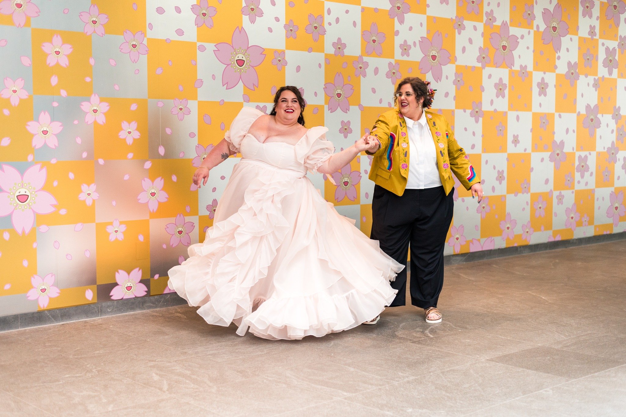 What if we rent statement pieces (like a mobile bar, backdrops, or lounge furniture) instead of adding multiple smaller d&eacute;cor items? 🌸 #weddingplanning  #clevelandweddings  @lindsey_beckwith_photography