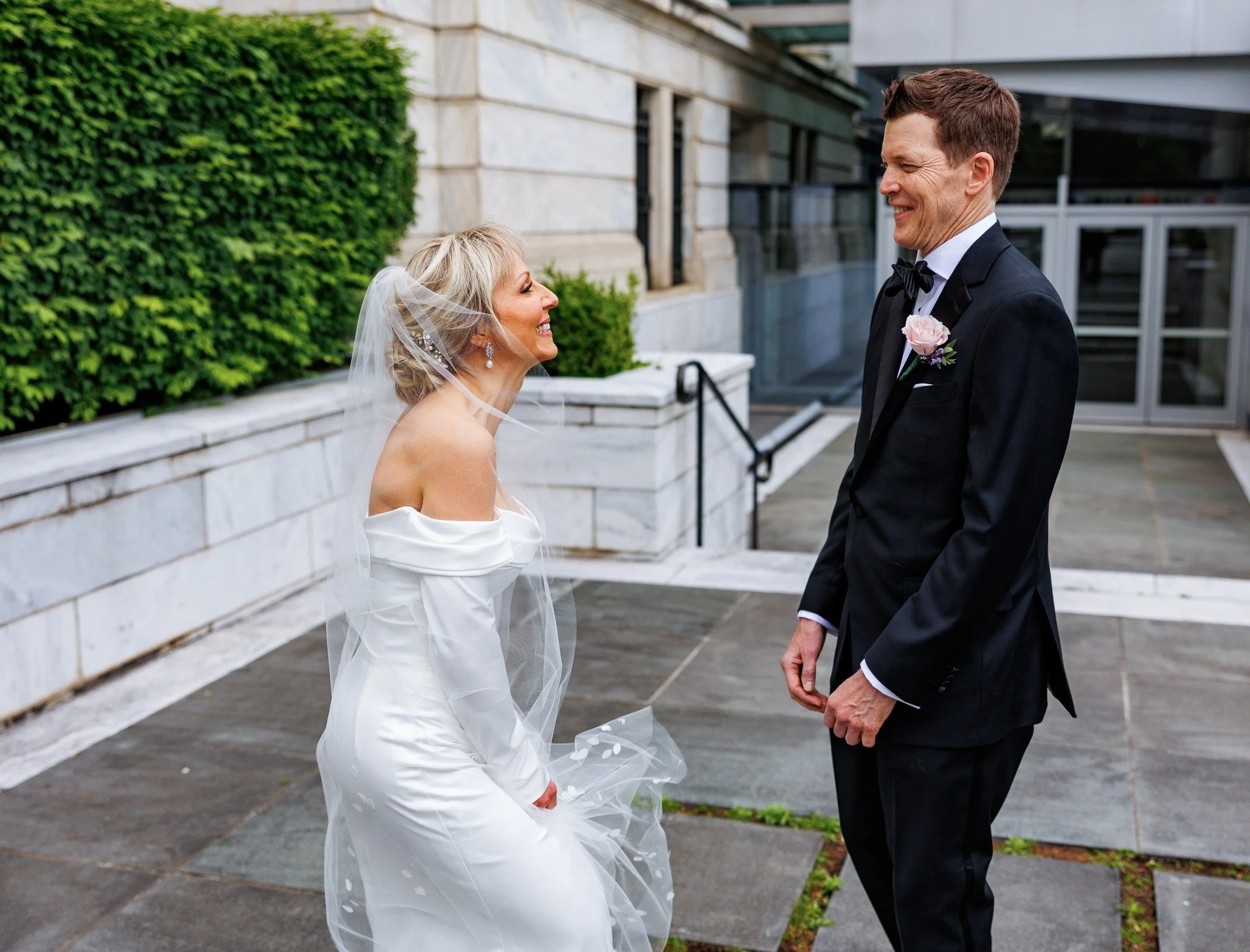 These moments and the moments later, remembering there's a late night snack 👀 #firstlook #clevelandweddingplanner