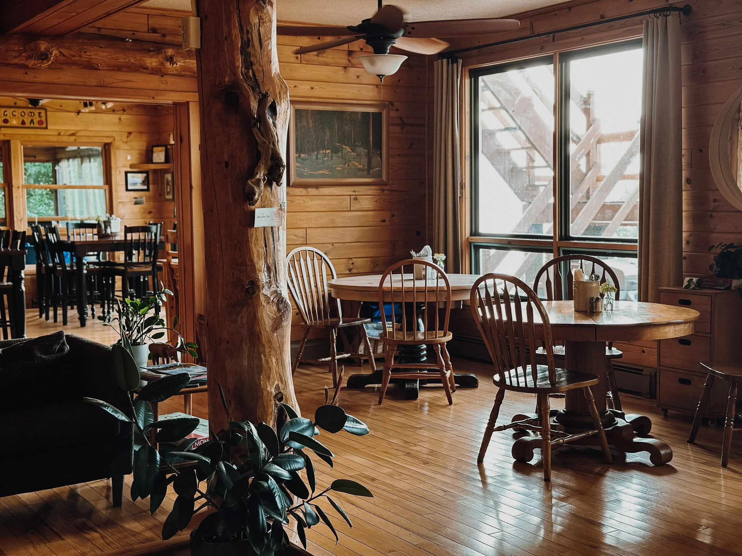 Interior picture of the Borderland Lodge Restaurant