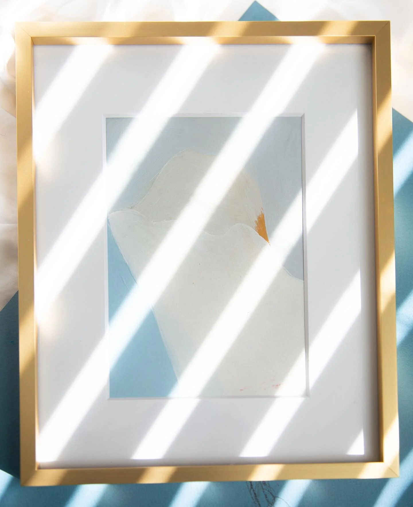 &ldquo;Glimpse&rdquo; oil on paper 
The light is a paid actor ✨✨
Sold