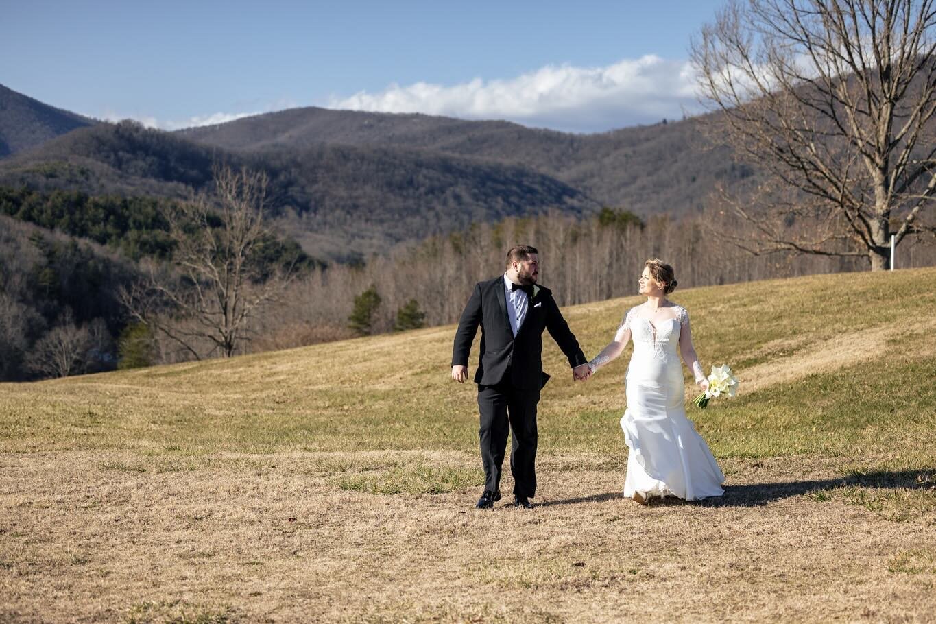 Johnny and Jordan: sneak peek vol. 1
.
.
.
.
.
.
.
.
#northgawedding #northgaweddings #northgaphotographer #ranchwedding #garanchwedding #dahlonegawedding #dahlonegaweddingvenue #atlantawedding #atlantaweddingphotographer #atlwedding