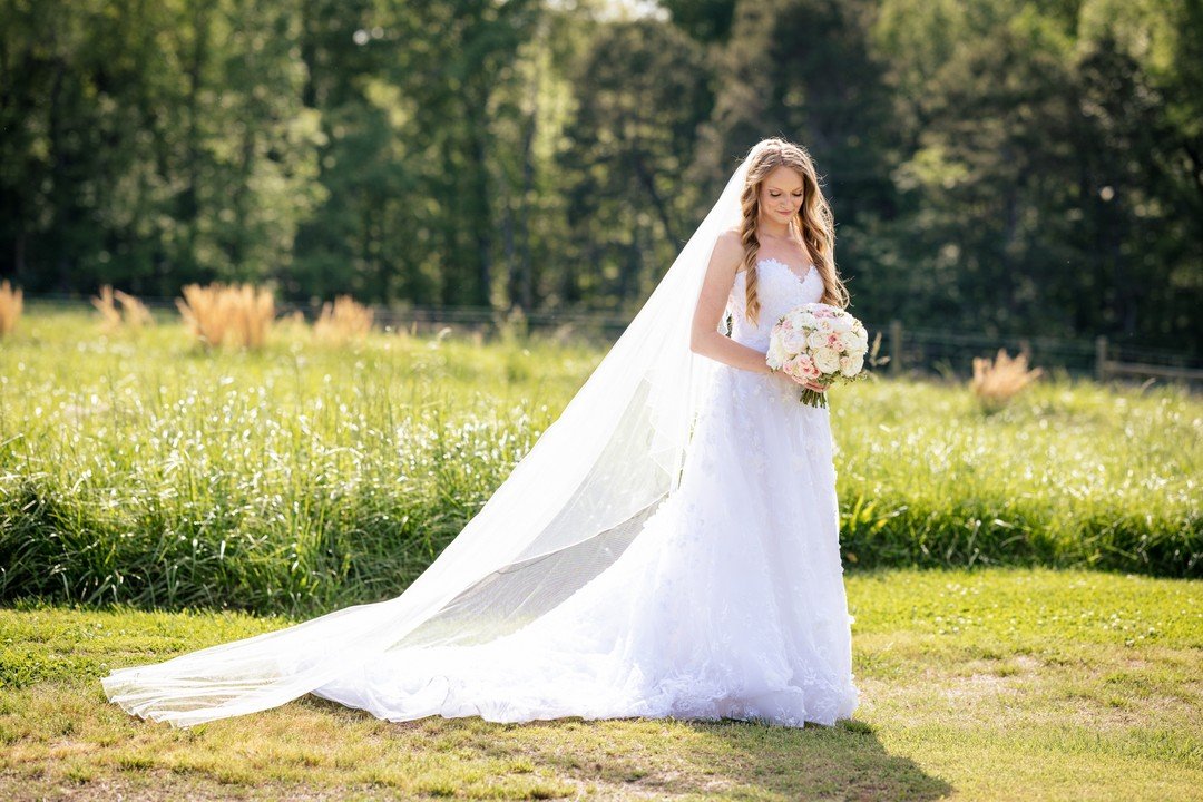 Sneak peek from Courtney and Luke's gorgeous wedding last weekend!
Venue @granthillfarms 
Beauty @bombshellcreationsga 
Dress @callablanchedress 
Florals @thistle_and_bloom_design 
Food @jujuscateringllc 
.
.
.
.
.
.
.
.
.
.
.
.
#wedding #barnwedding