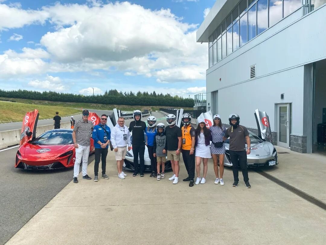 Team @mclarenvancouver with team @makeawishbcyukon Thank you for joining us at the 2023 Diamond Rally in support of @makeawish_canada @makeawishbcyukon Learn more at  www.diamondrally.com #LamborghiniVancouver #McLarenVancouver #FerrariVancouver #lug