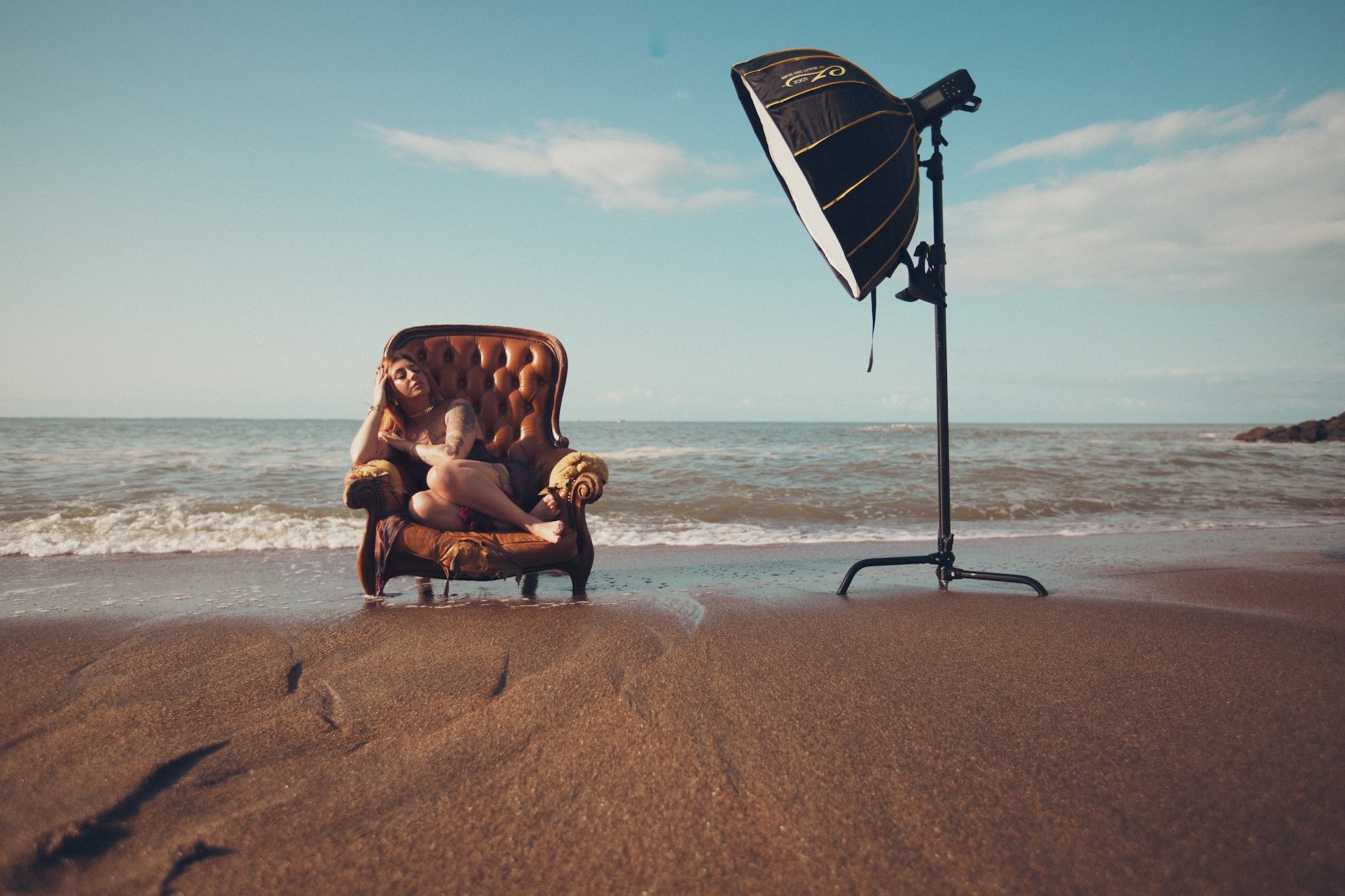 le témoin se repose dans un fauteuil sur une plage à La Baule