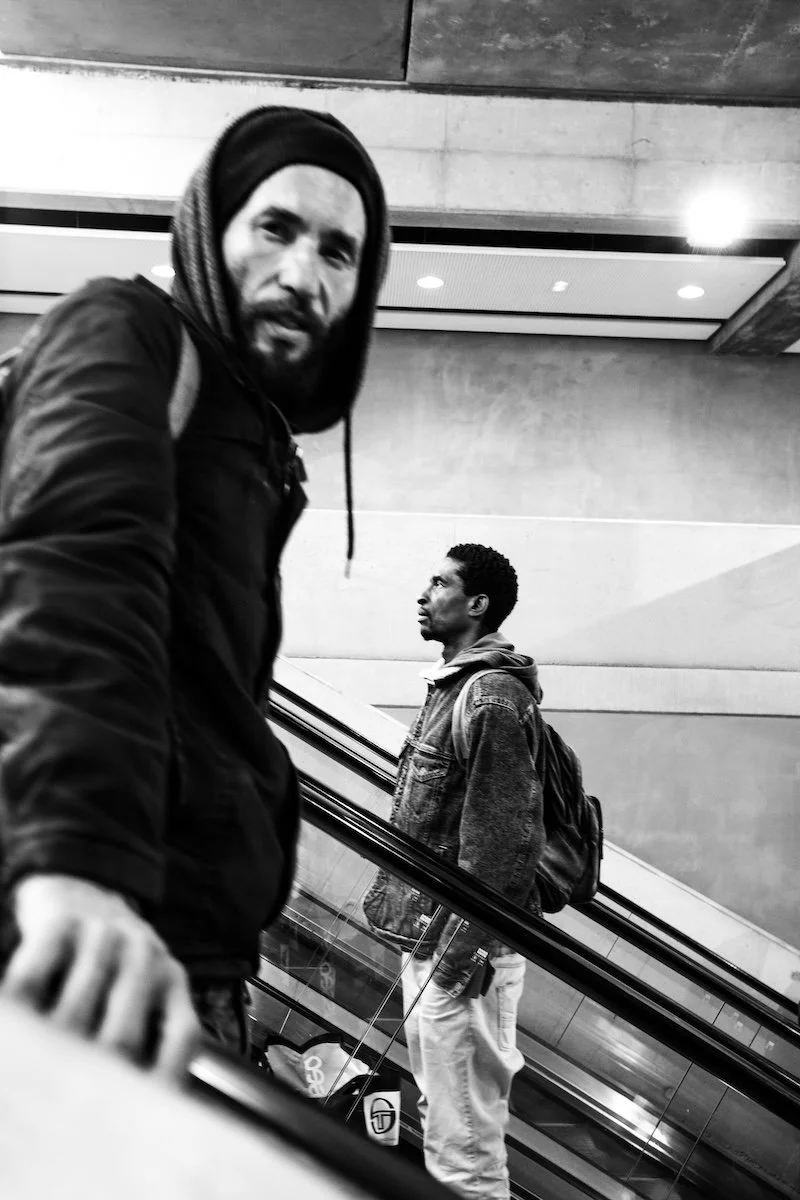 Photo de rue en noir et blanc de François Mougel primée et publiée dans le magazine PHOTO.
