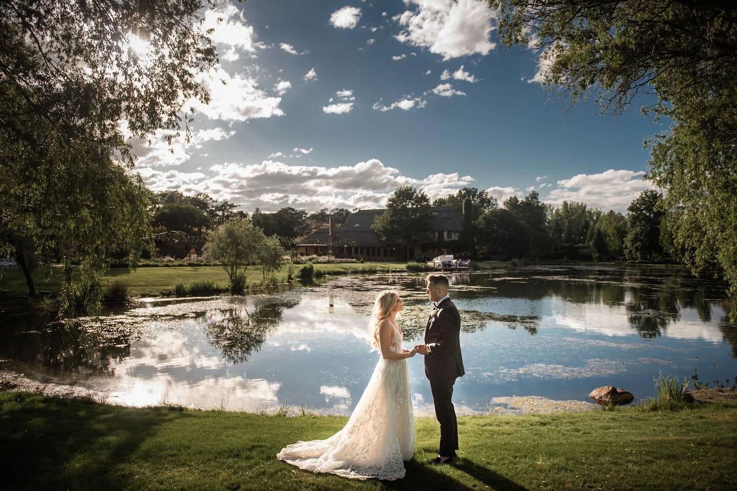 What’s not to love about love!! We just got the photos in and I can’t imagine loving them more. Truly 😇 @rachel.dale.photography you unicorn you!!
Special thanks to literally all the wonderful people, vendors and friends and family that
