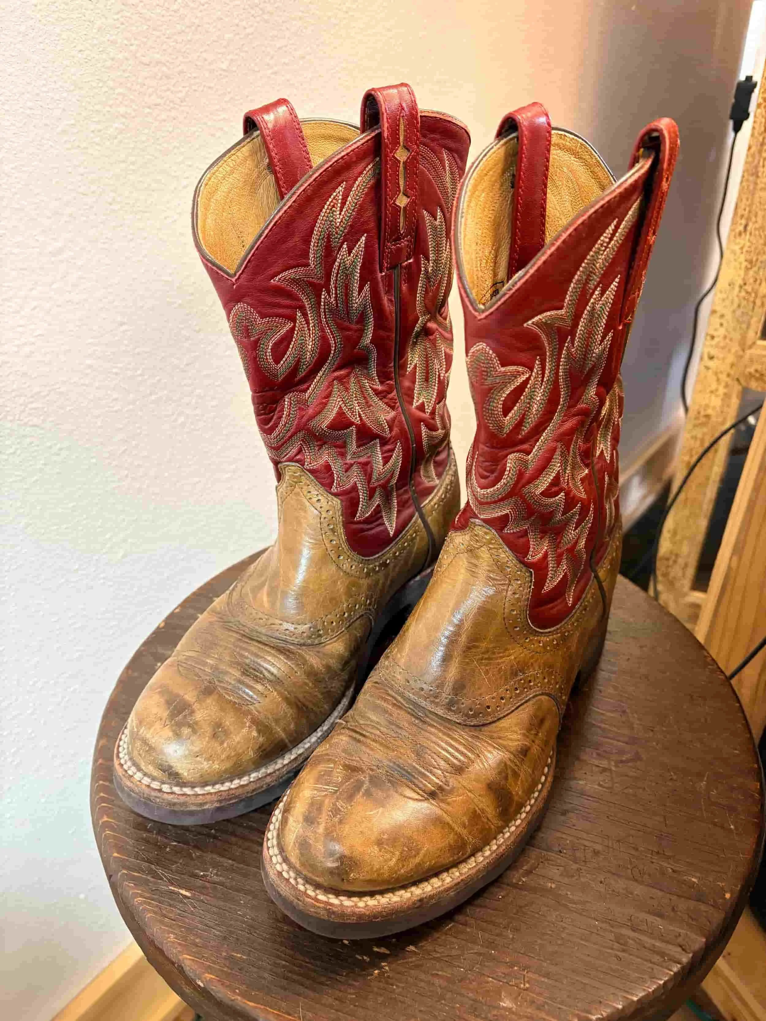 Ariat Heritage Cowboy Boots - Size 7D | Quality & Comfort