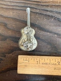 Vintage Style Guitar Hat Pin