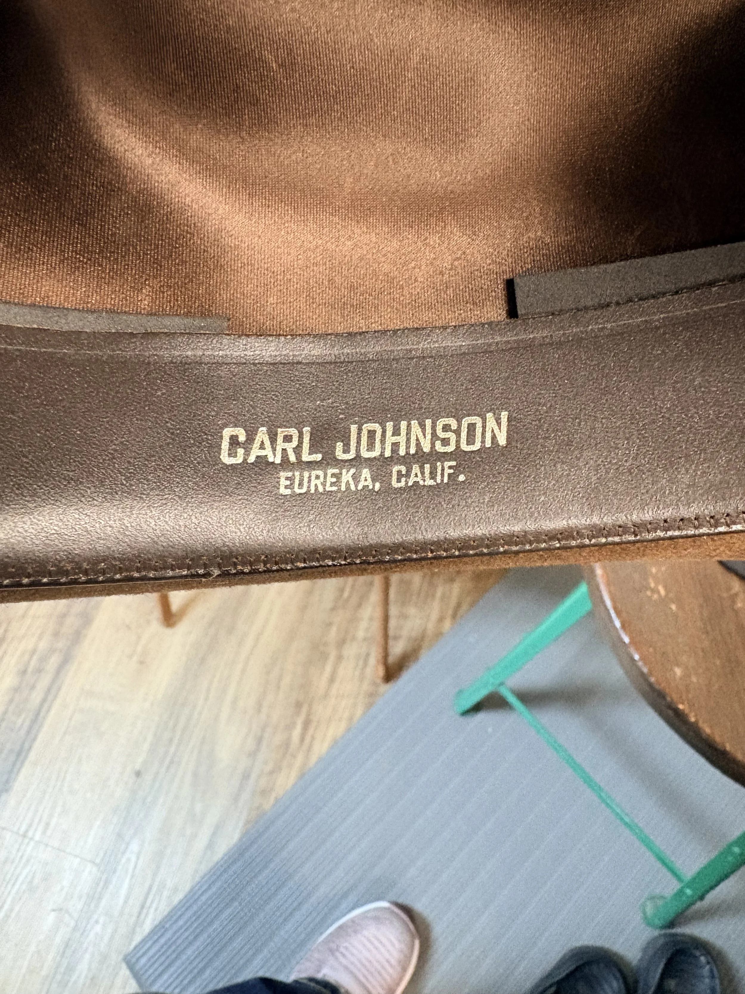 Vtg Brown Resistol wth feathers #5.jpg