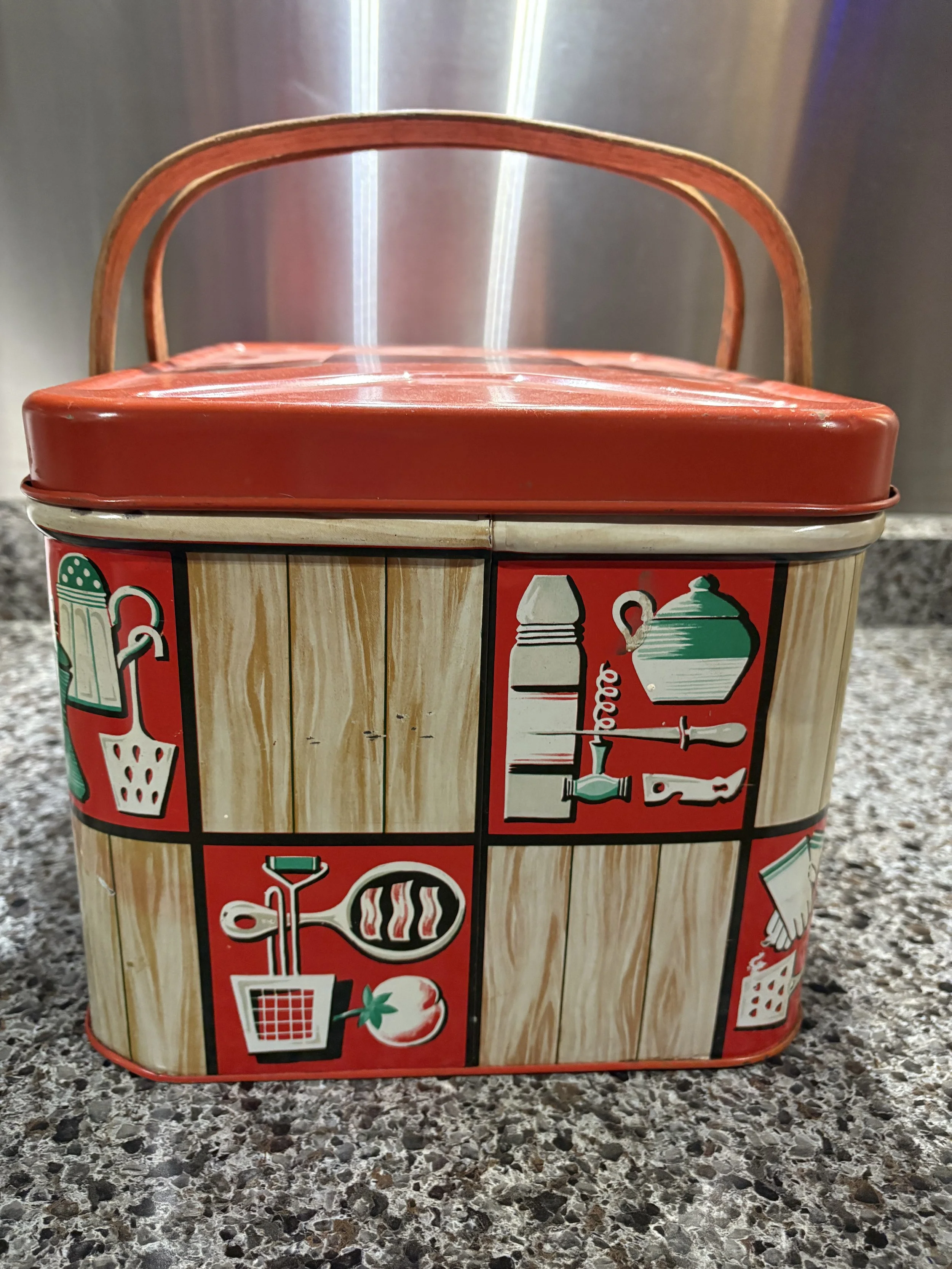 Vtg Decoware Bread or Picnic Basket (Side #2)