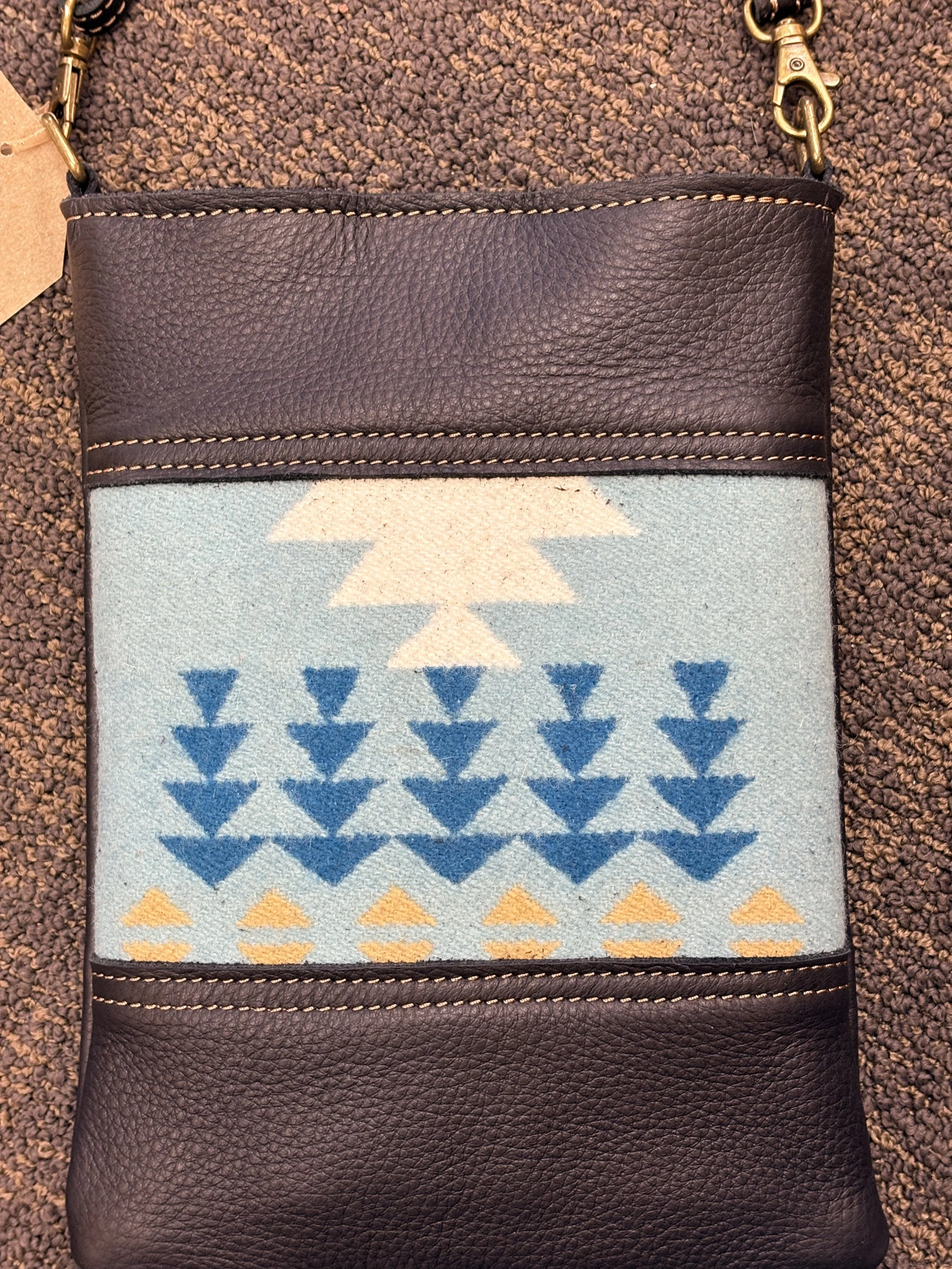 Pendleton Giddy Up Purse #4.jpg
