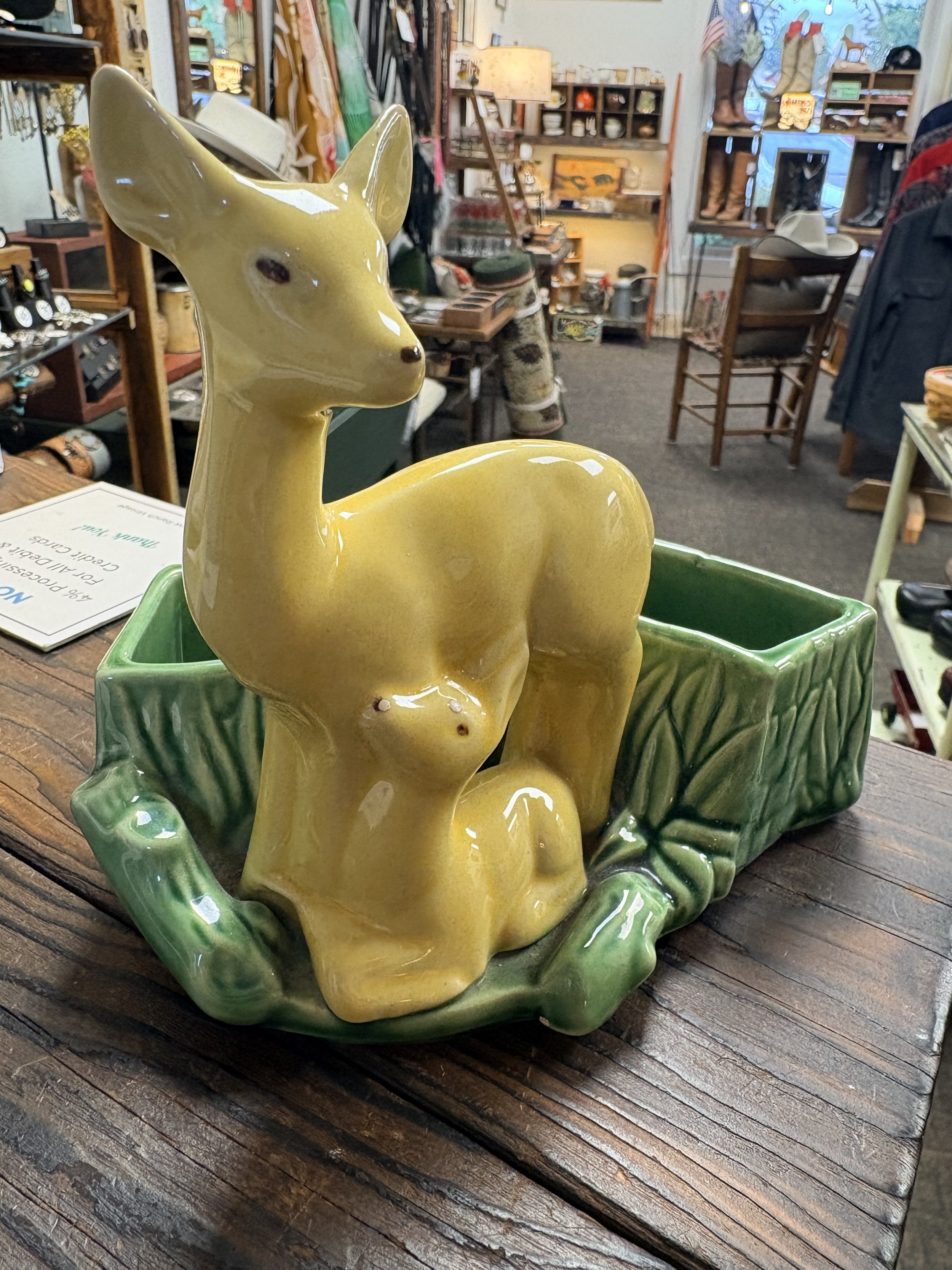 1950's Shawnee Pottery Deer & Fawn #4.jpg