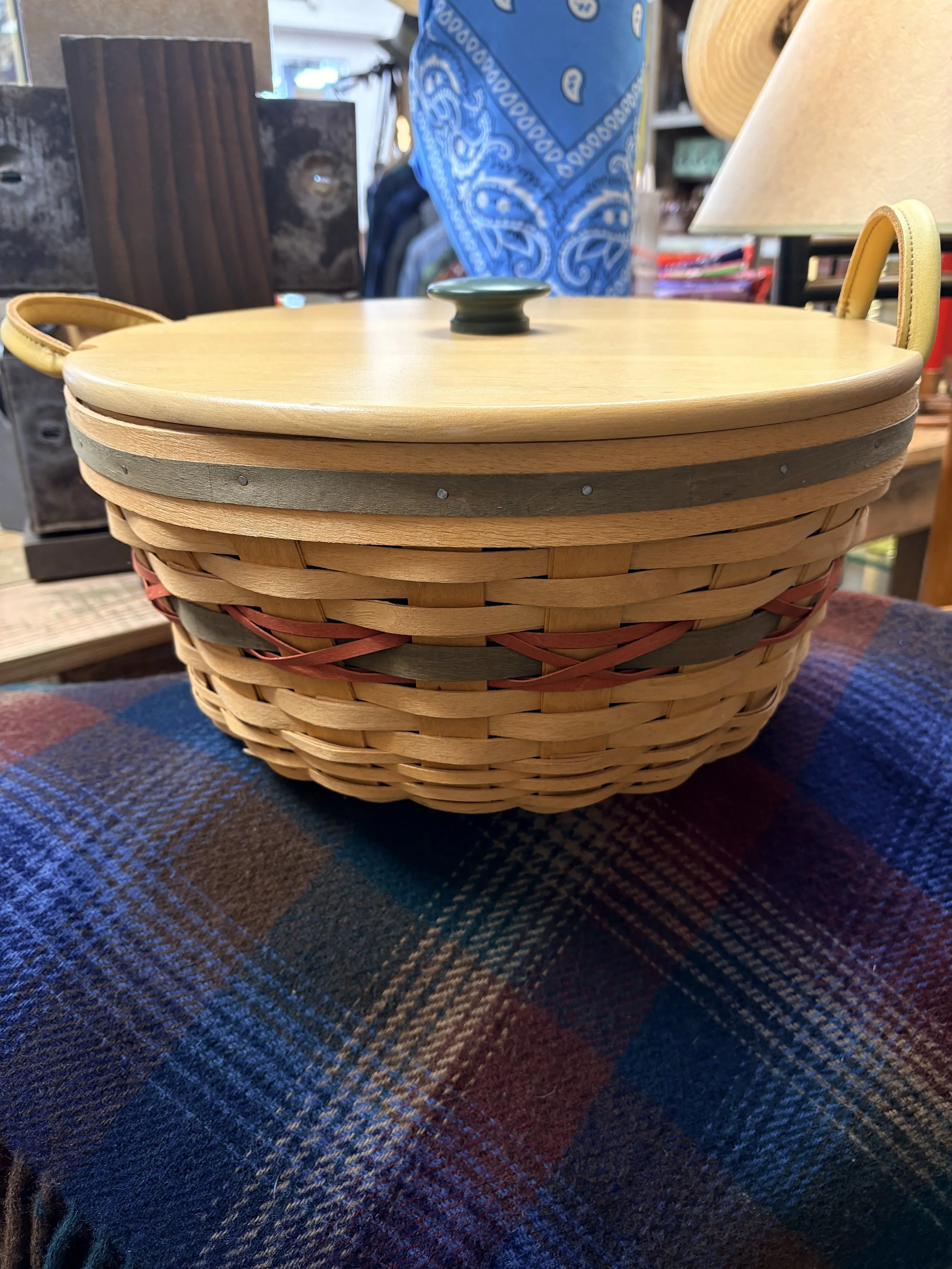 LB Holiday Pinecone #1.jpg