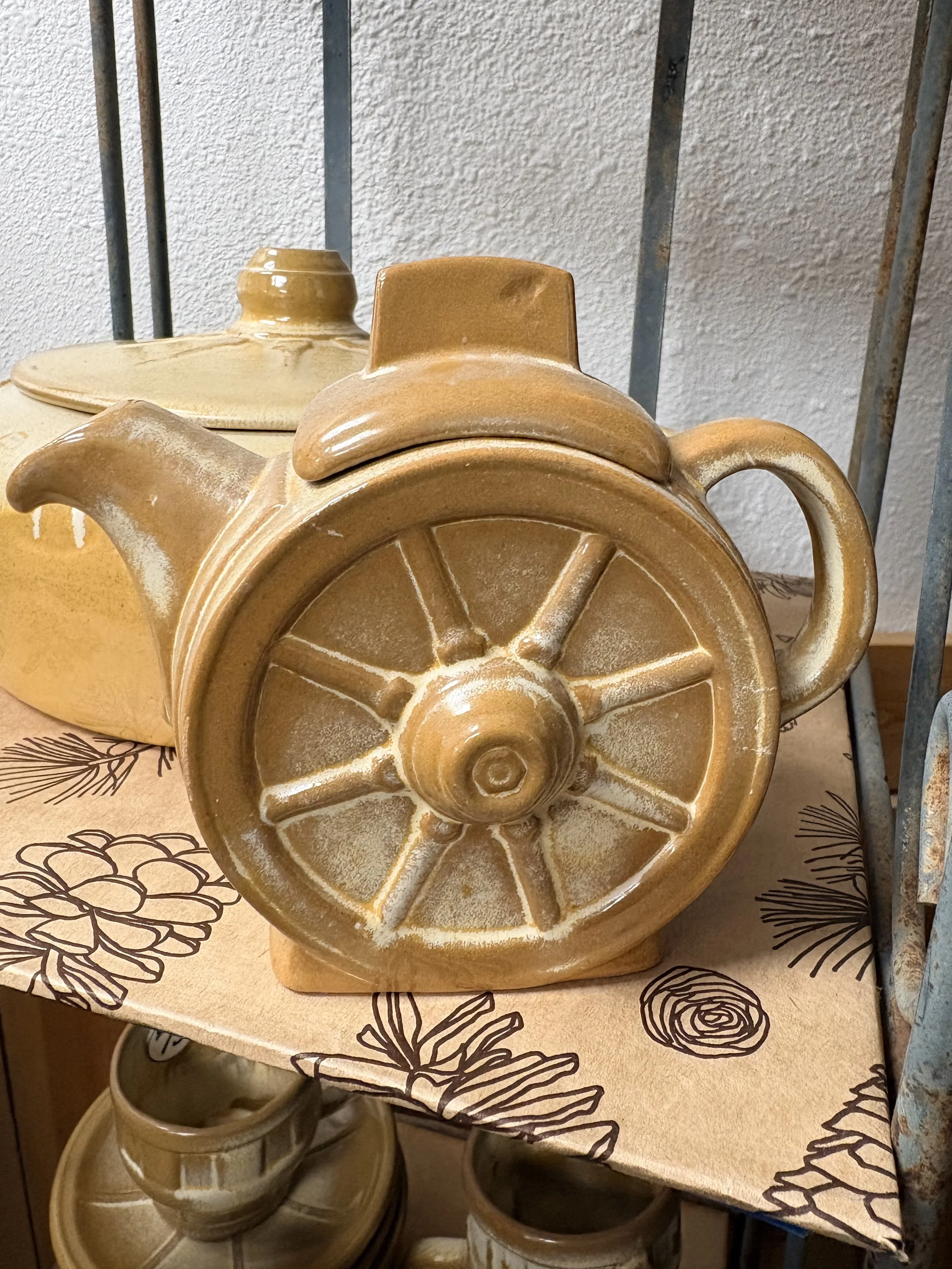 Vintage Frankoma Wagon Wheel Tea Pot 94J | Pottery