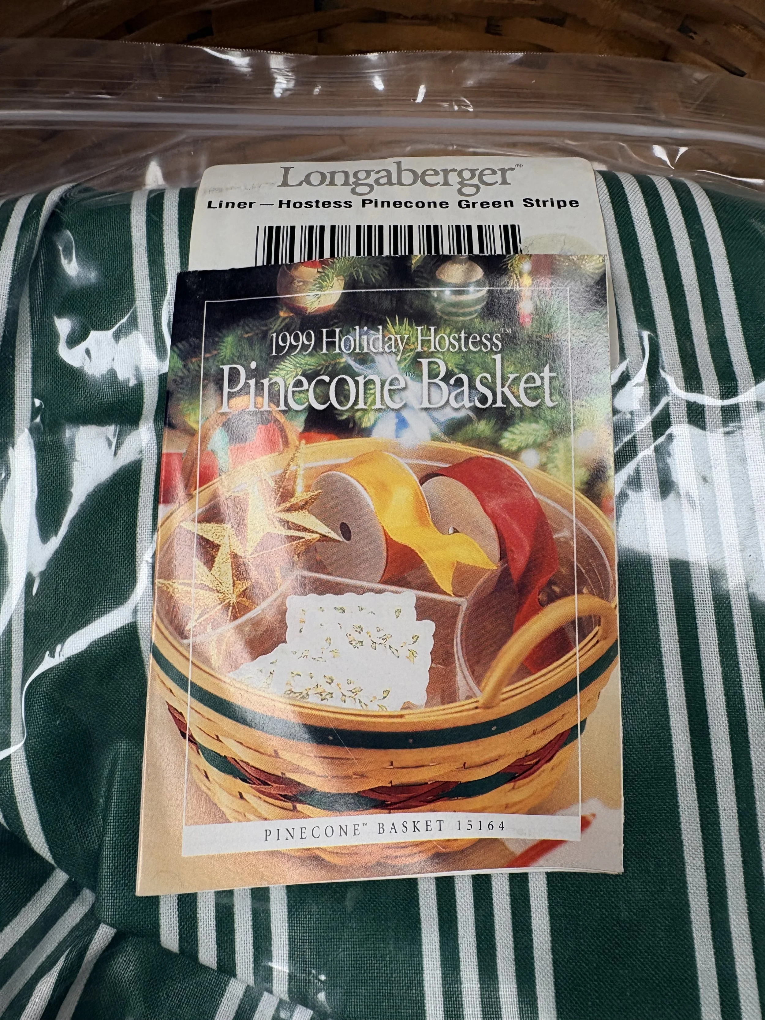 LB Holiday Pinecone #4.jpg