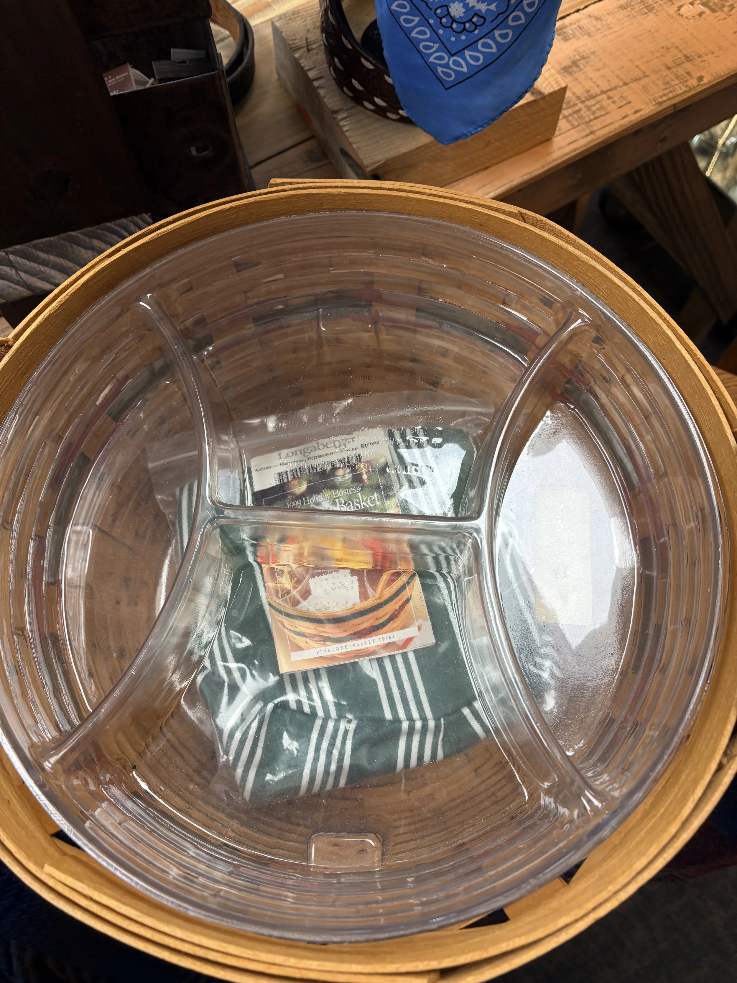 LB Holiday Pinecone #3.jpg