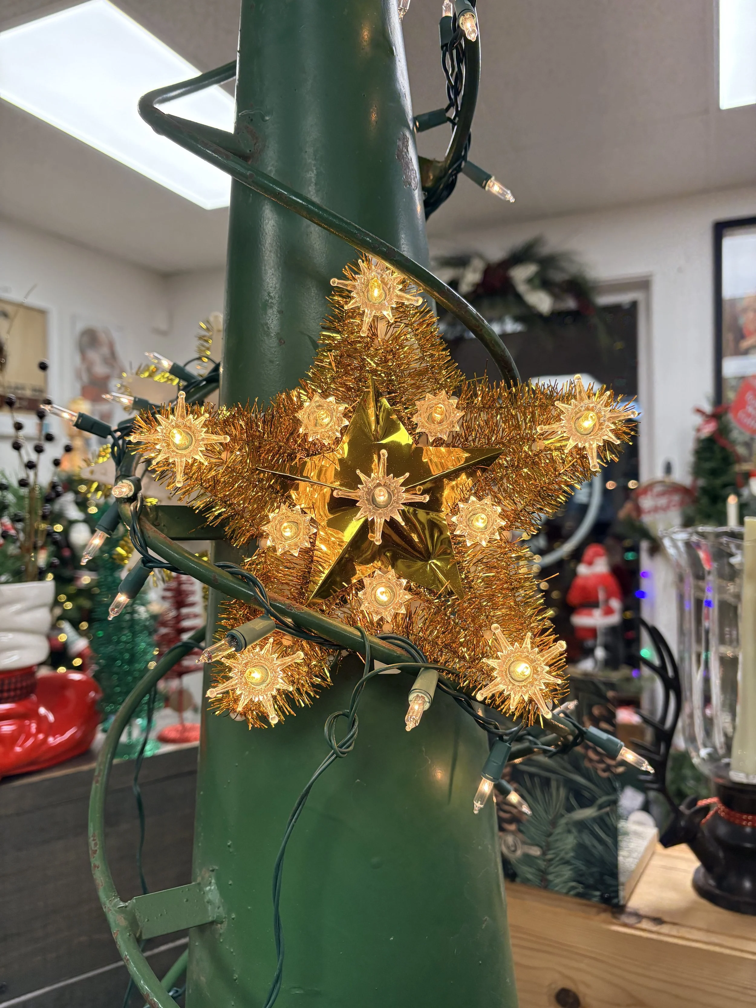 Vintage Winn's Golden Tree Topper | Mtn View Ranch Vintage