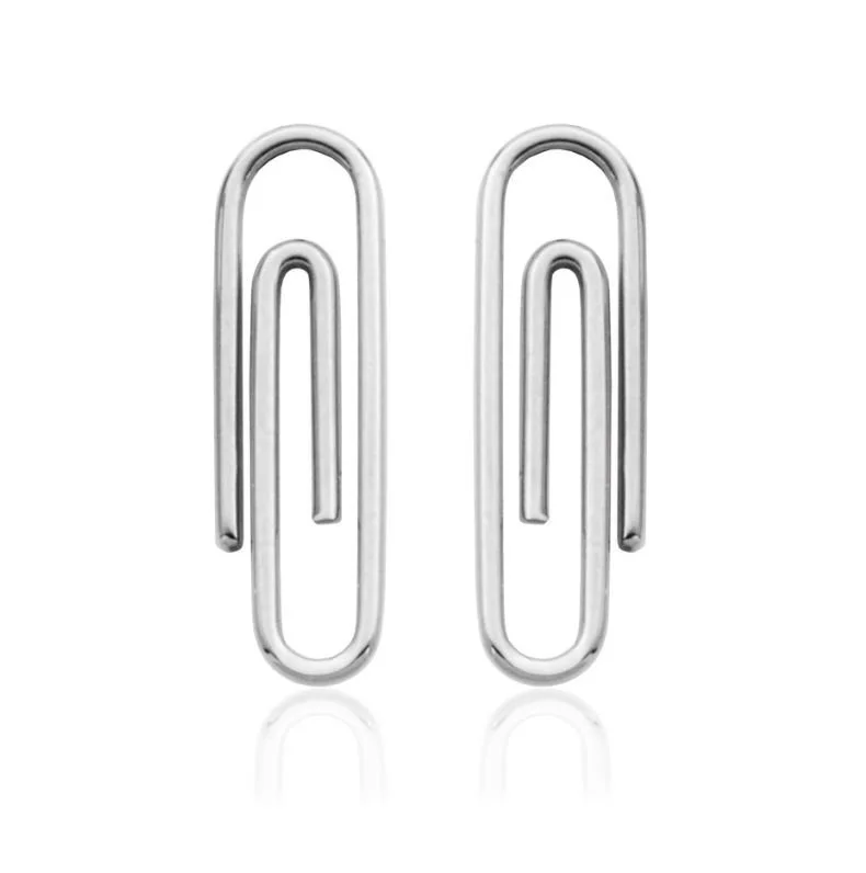Paperclip stud earrings.