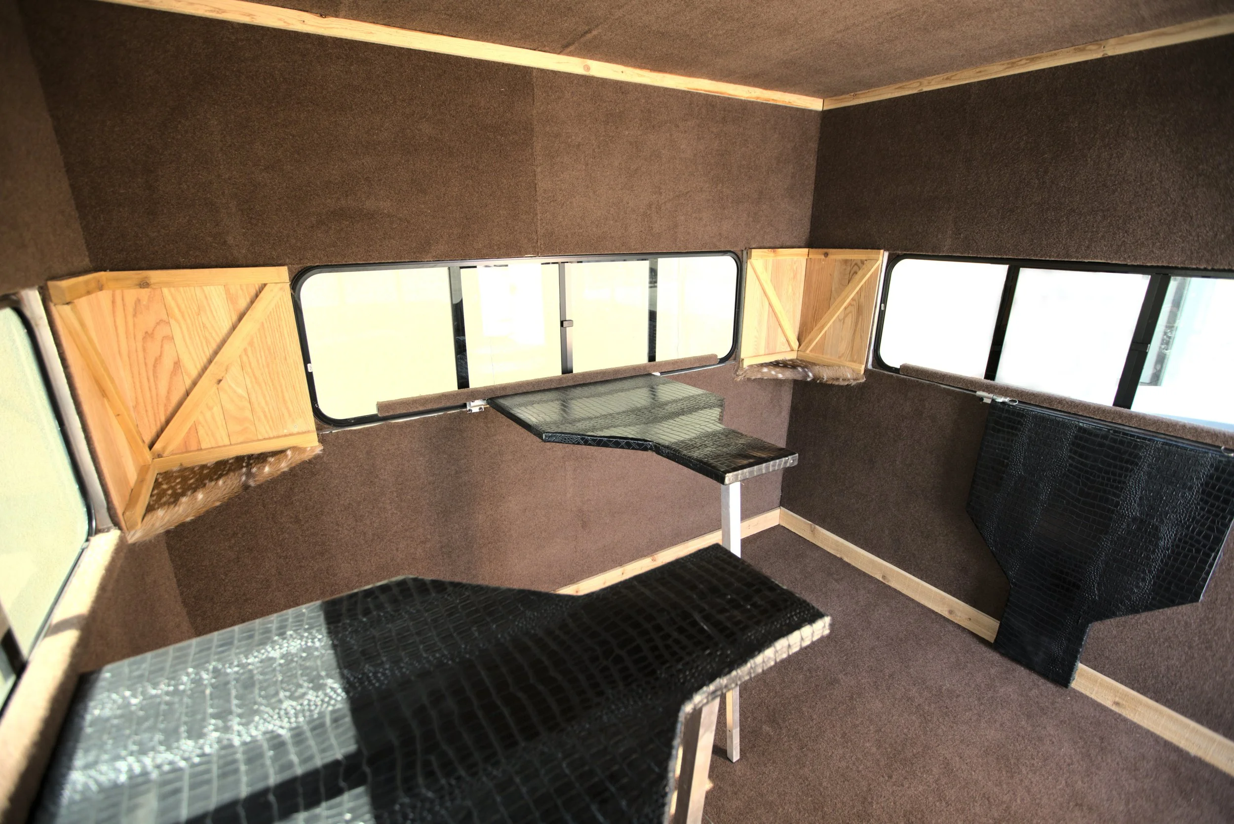 Premium AllAluminum Deer Blinds For The Avid Hunter