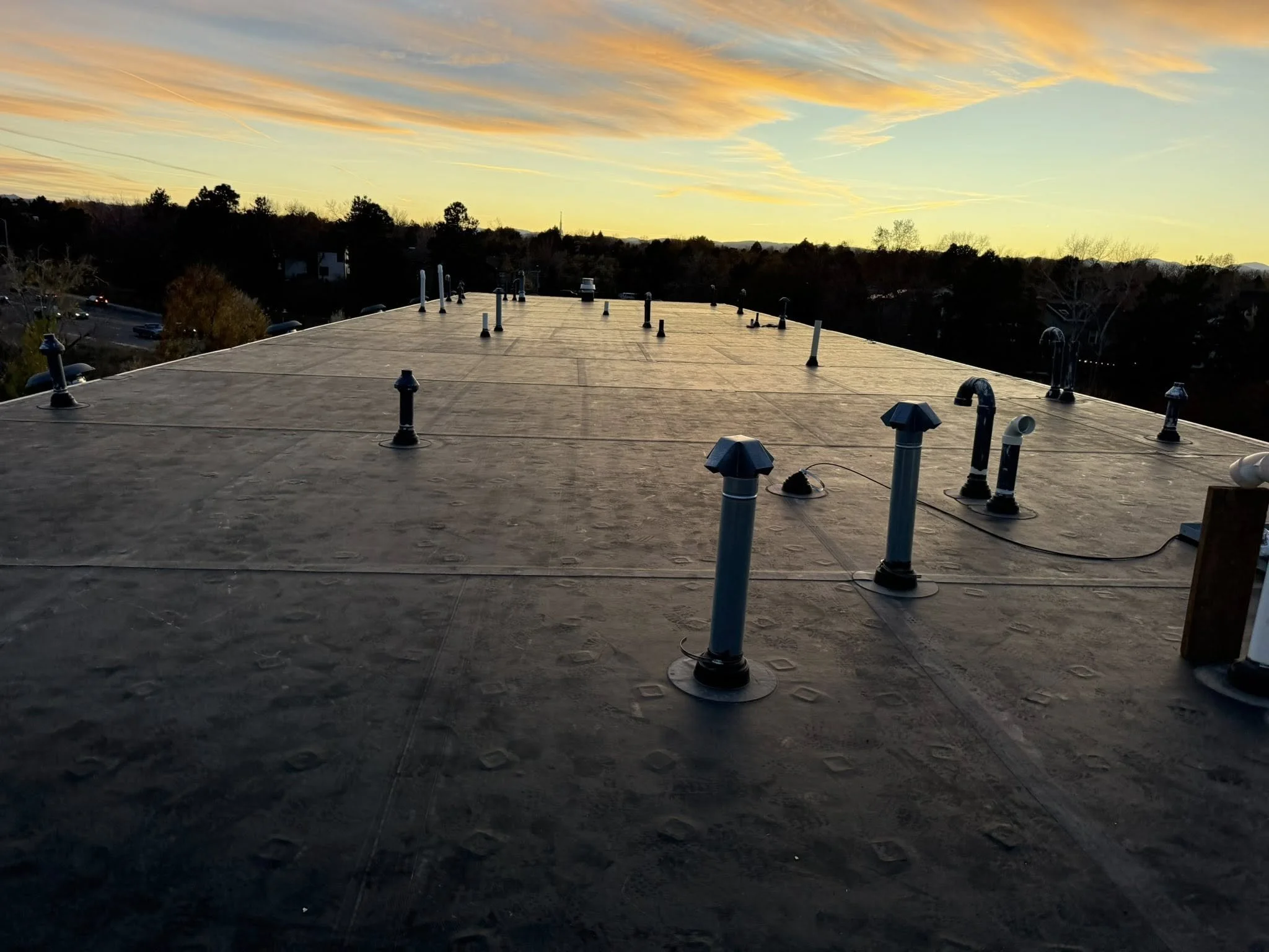 Residential &amp; Commercial Roof Repair: What To Do in the Event of a Leak