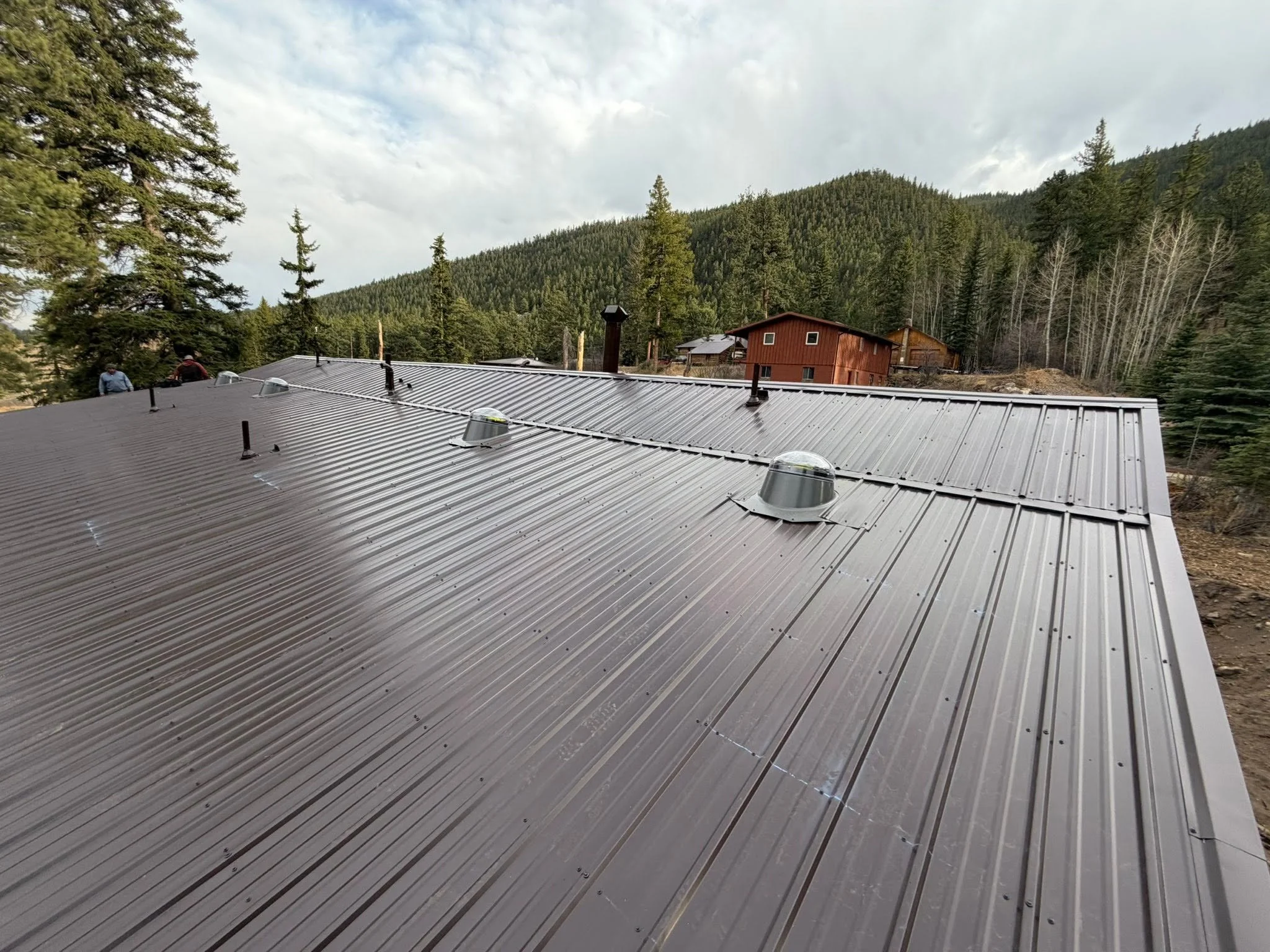 Metal Roof Replacement - Cost, Maintenance, &amp; Lifespan